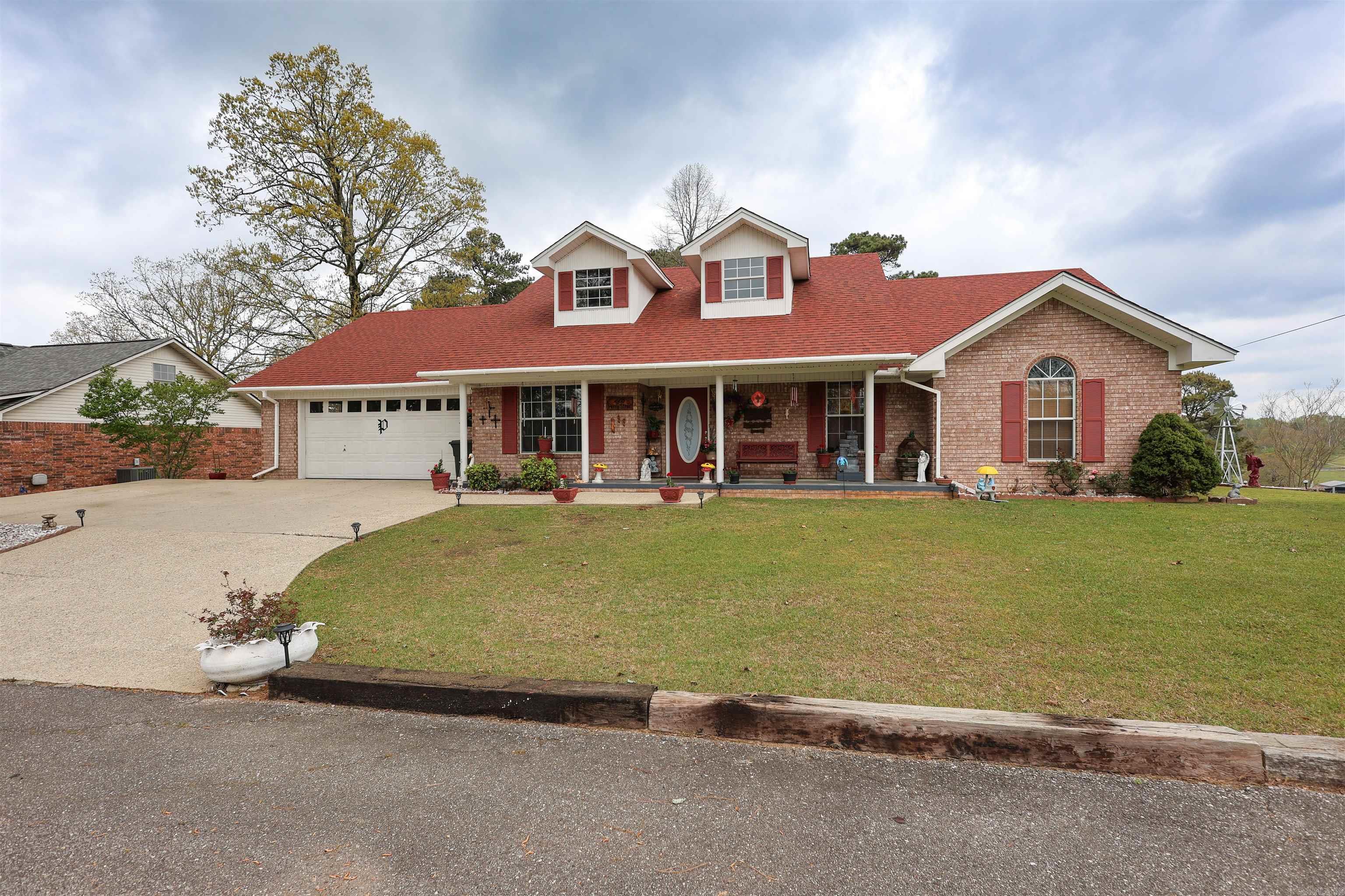 228 Perry Street Glenwood, AR 71943