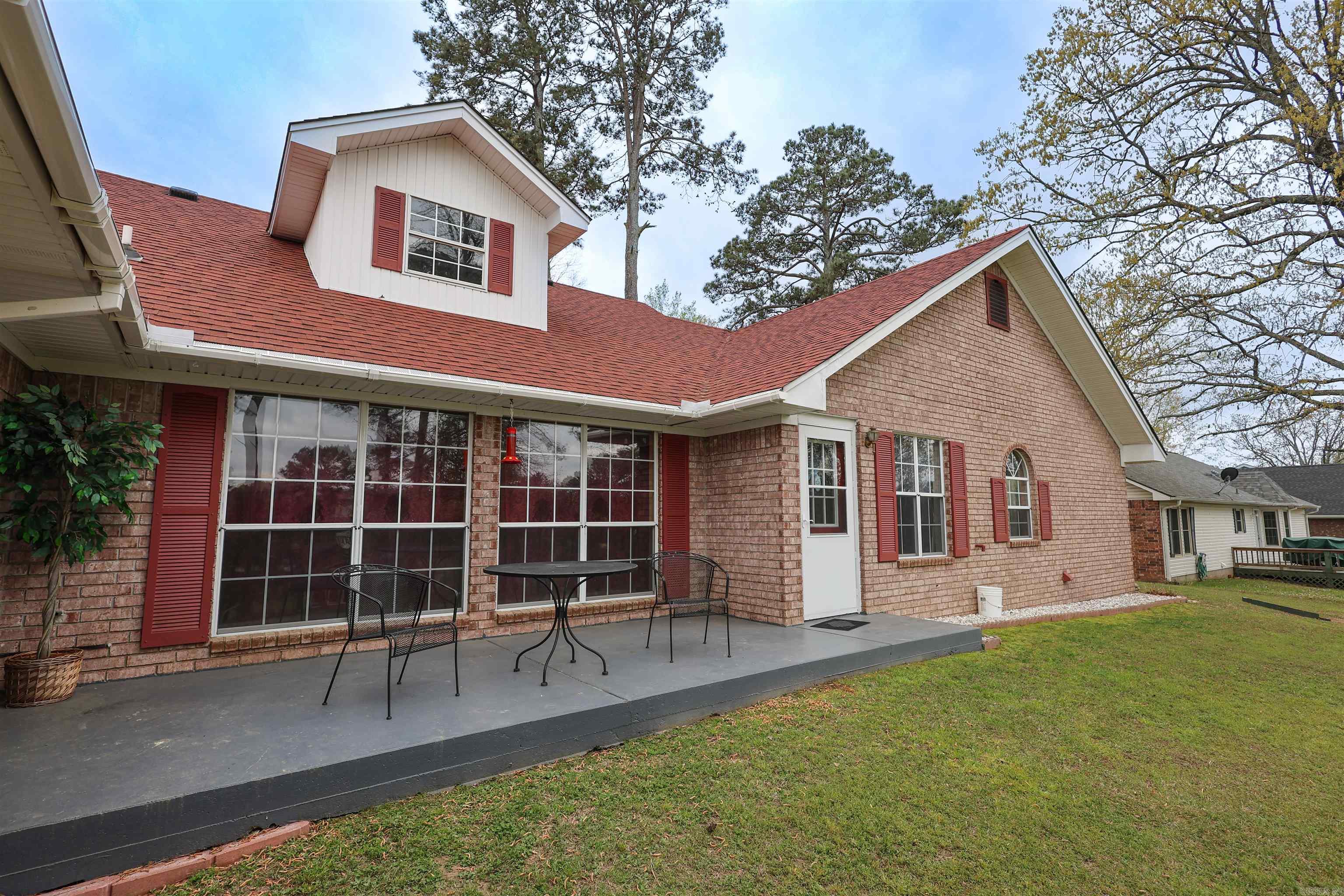 228 Perry Street Glenwood, AR 71943