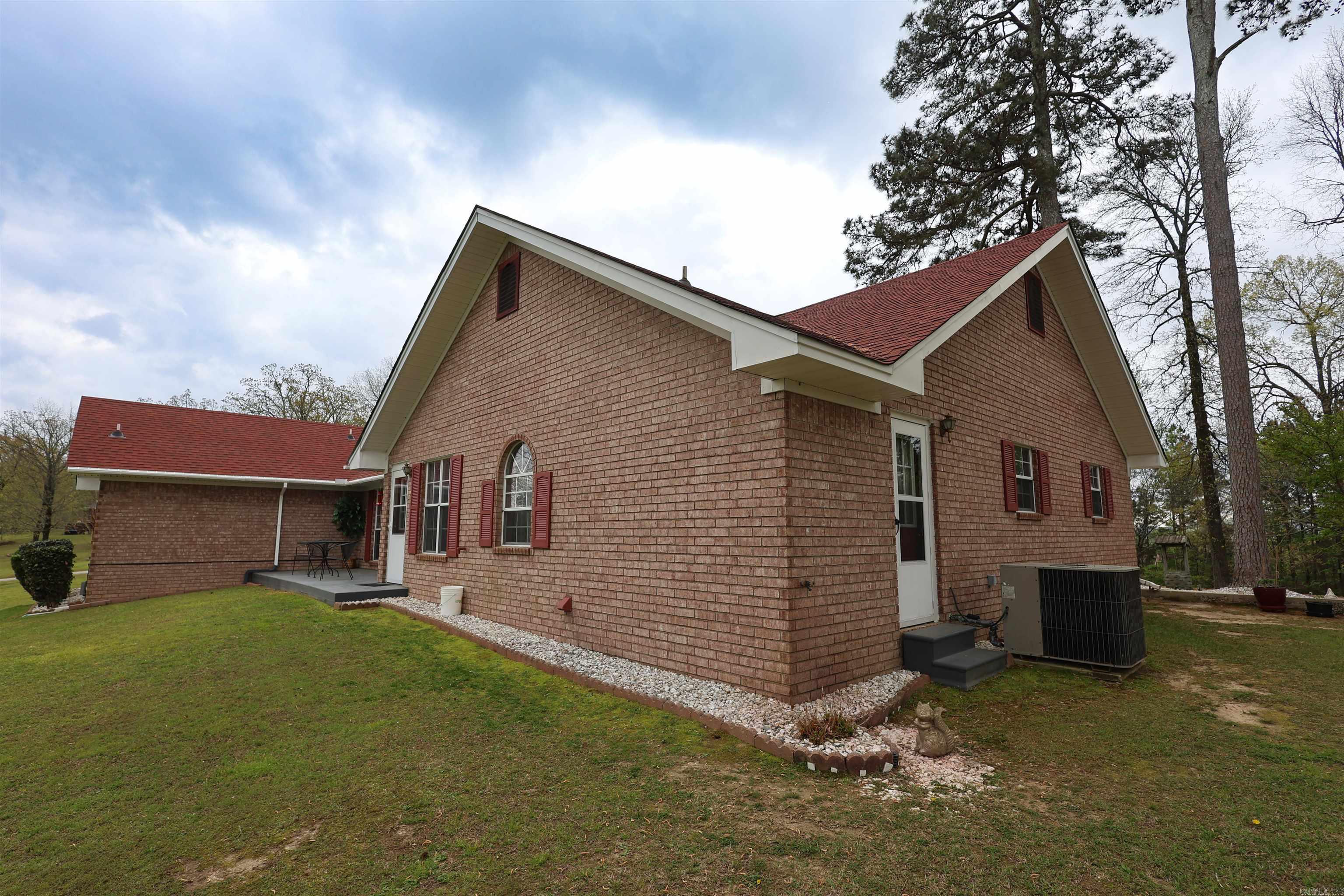 228 Perry Street Glenwood, AR 71943