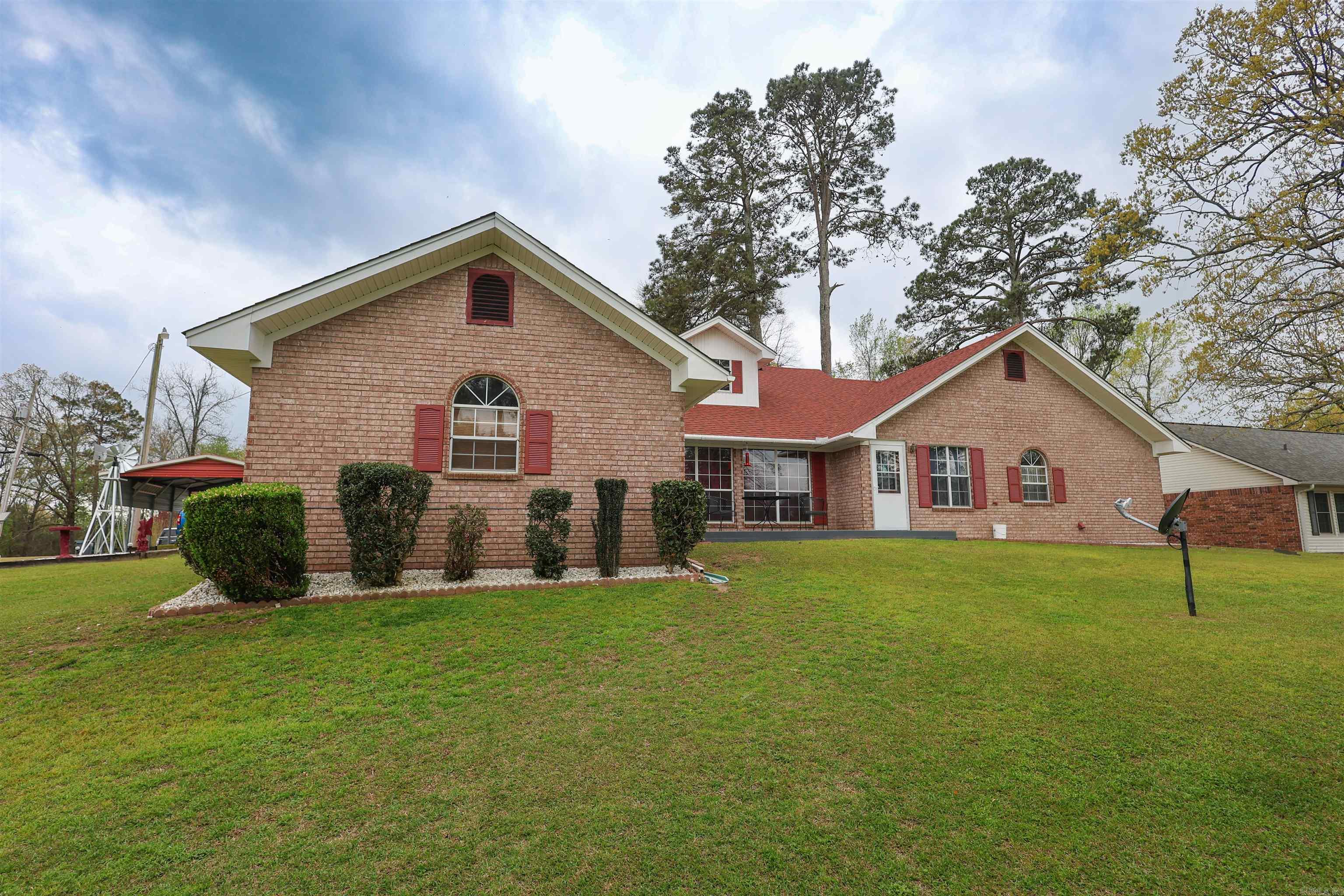 228 Perry Street Glenwood, AR 71943