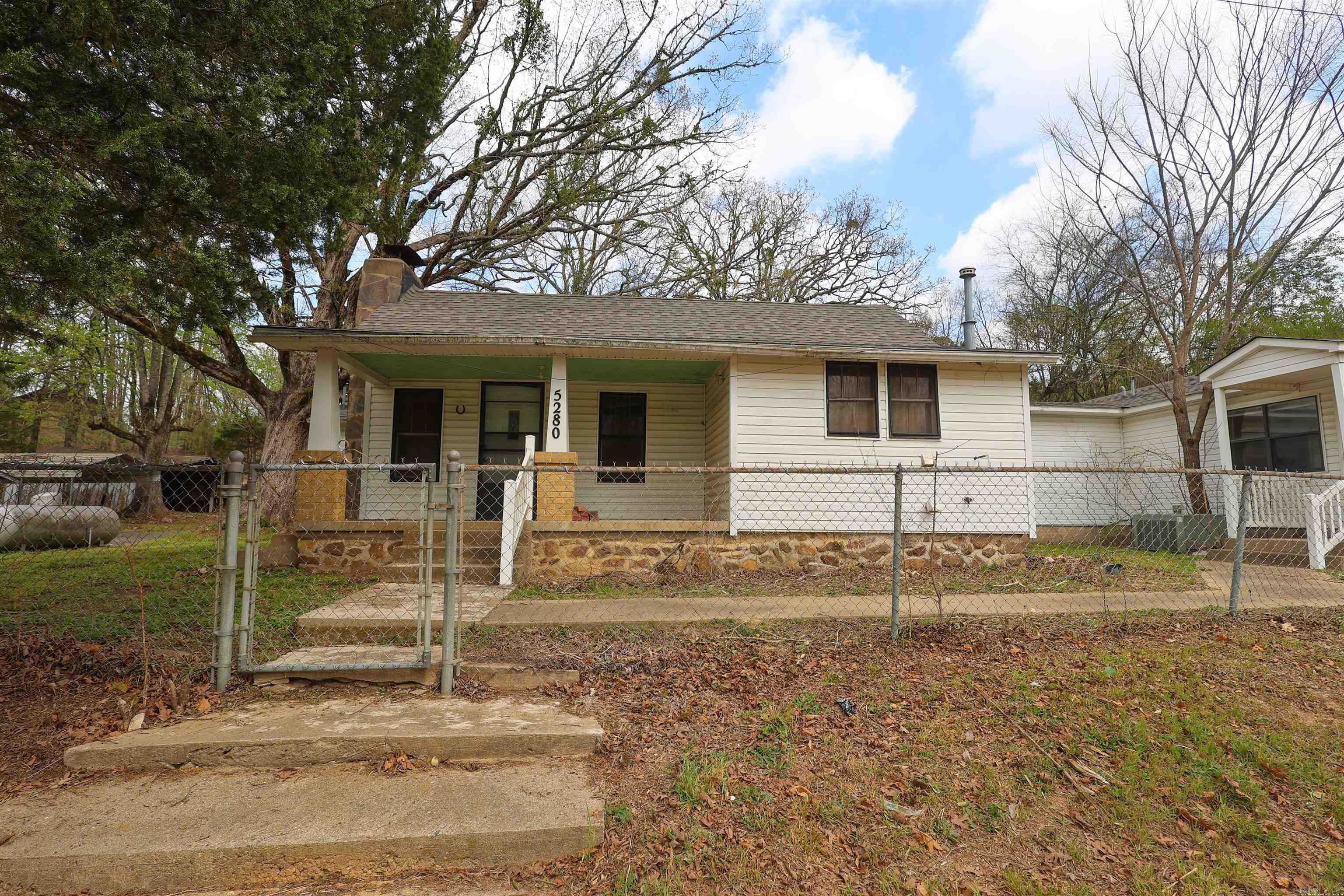 5272 & 5280 HWY 270  Mount Ida, AR