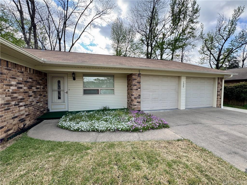 1504 Knoxville  Russellville, AR