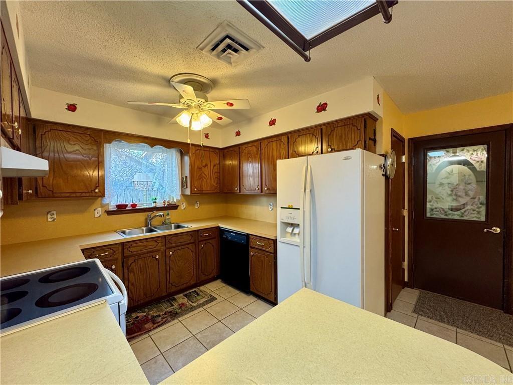 1504 Knoxville  Russellville, AR