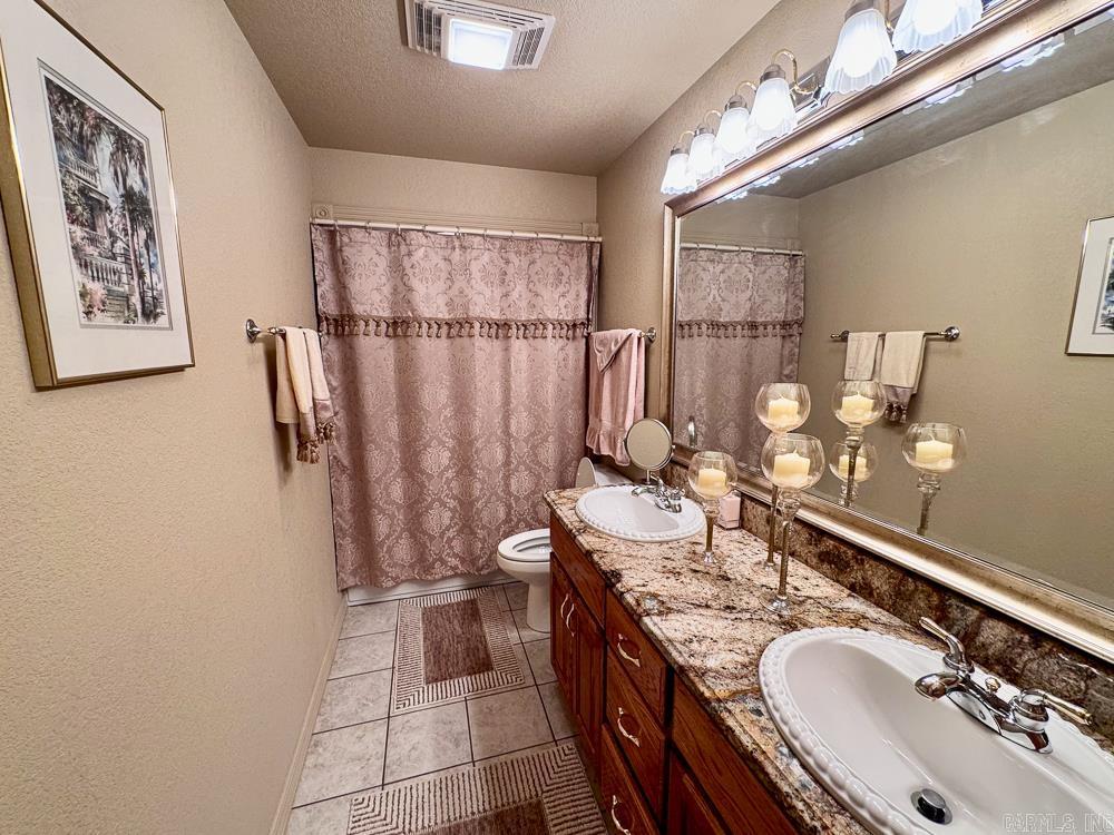 135 Wilshire Drive Fairfield Bay, AR 72088