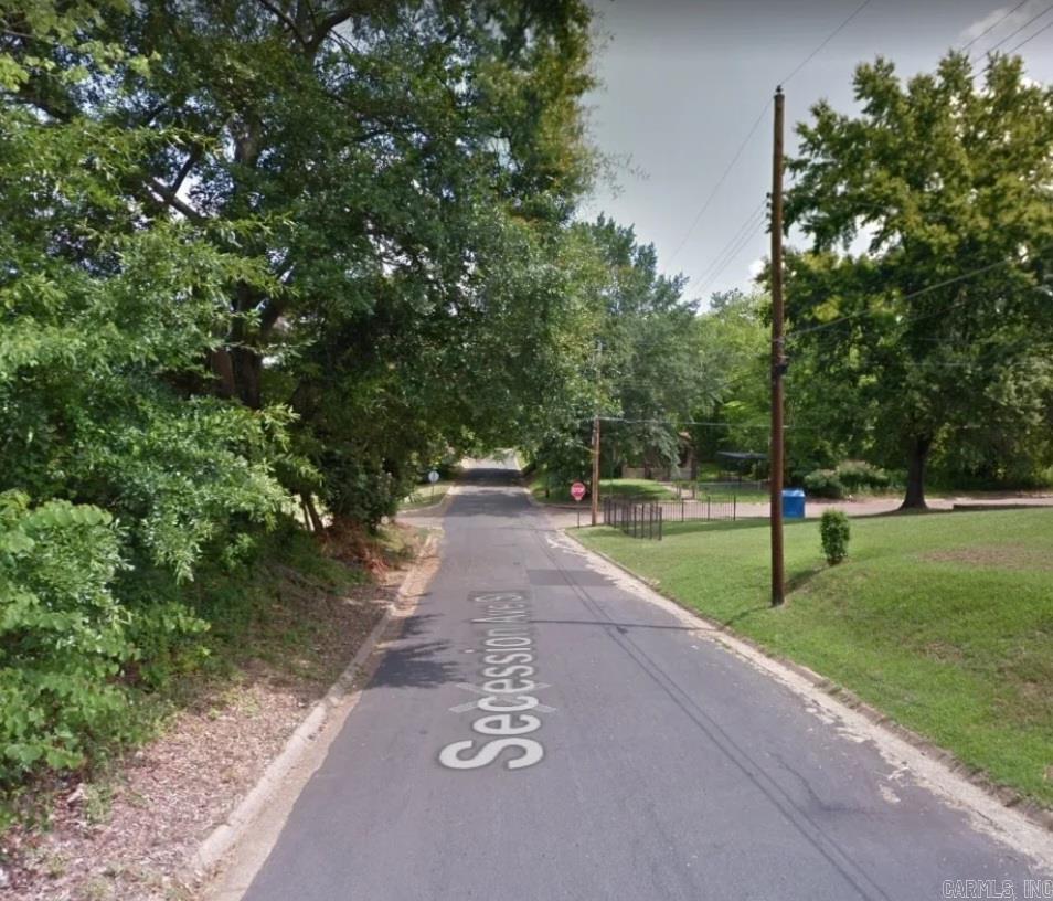 618 SE Secession  Camden, AR