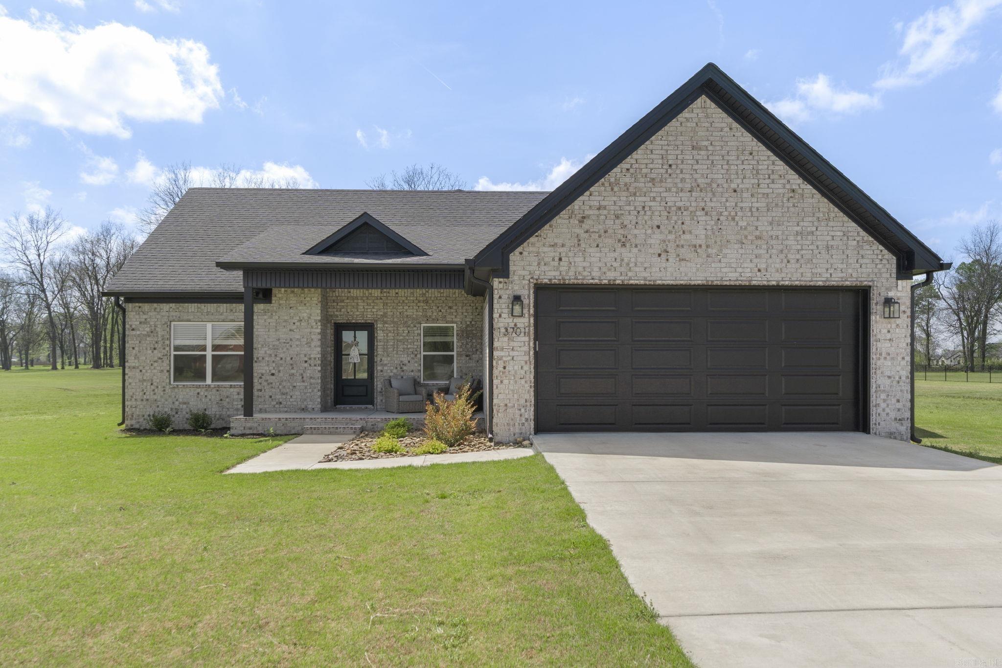 13701 Smarty Jones  Scott, AR