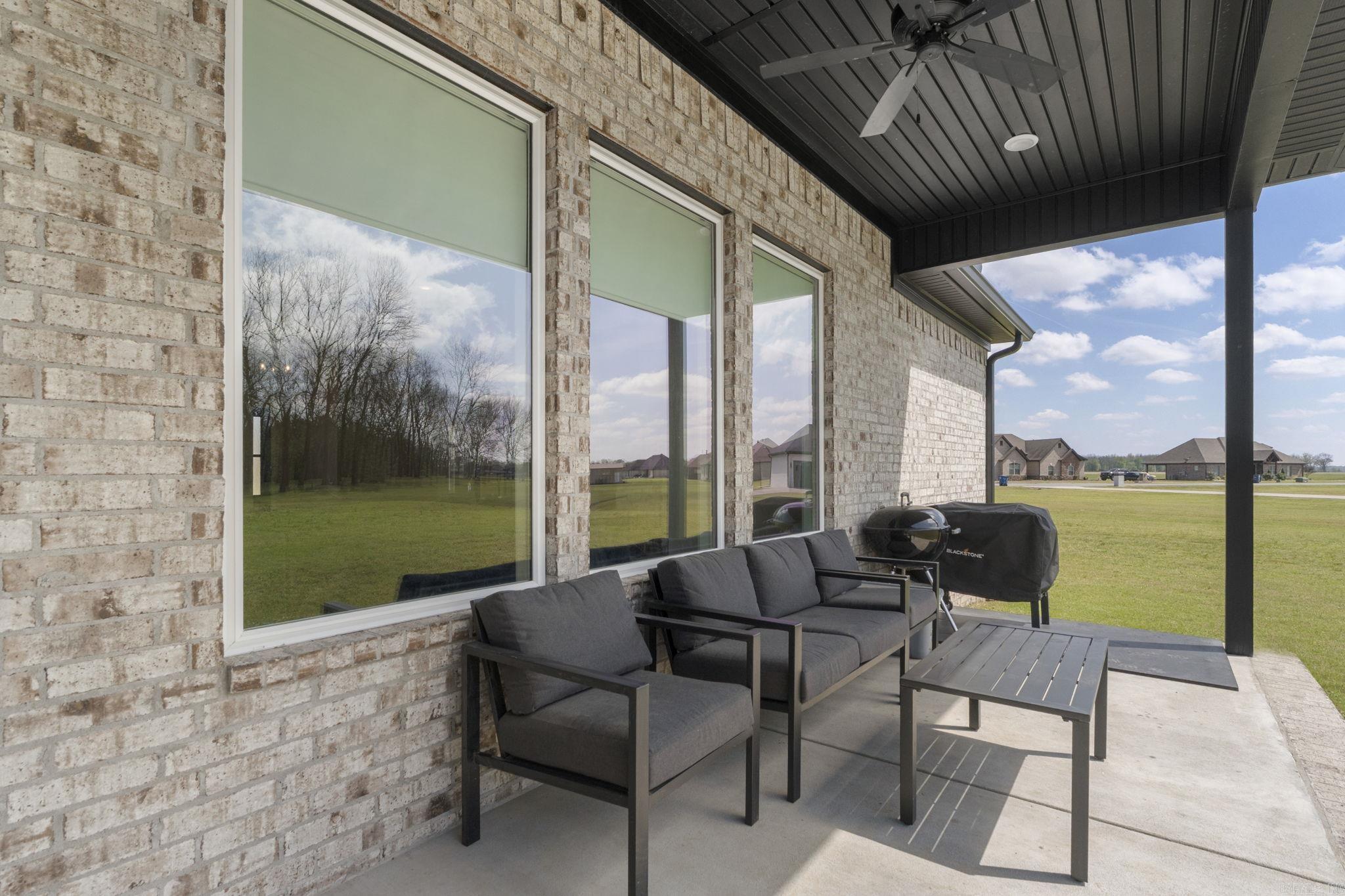 13701 Smarty Jones  Scott, AR