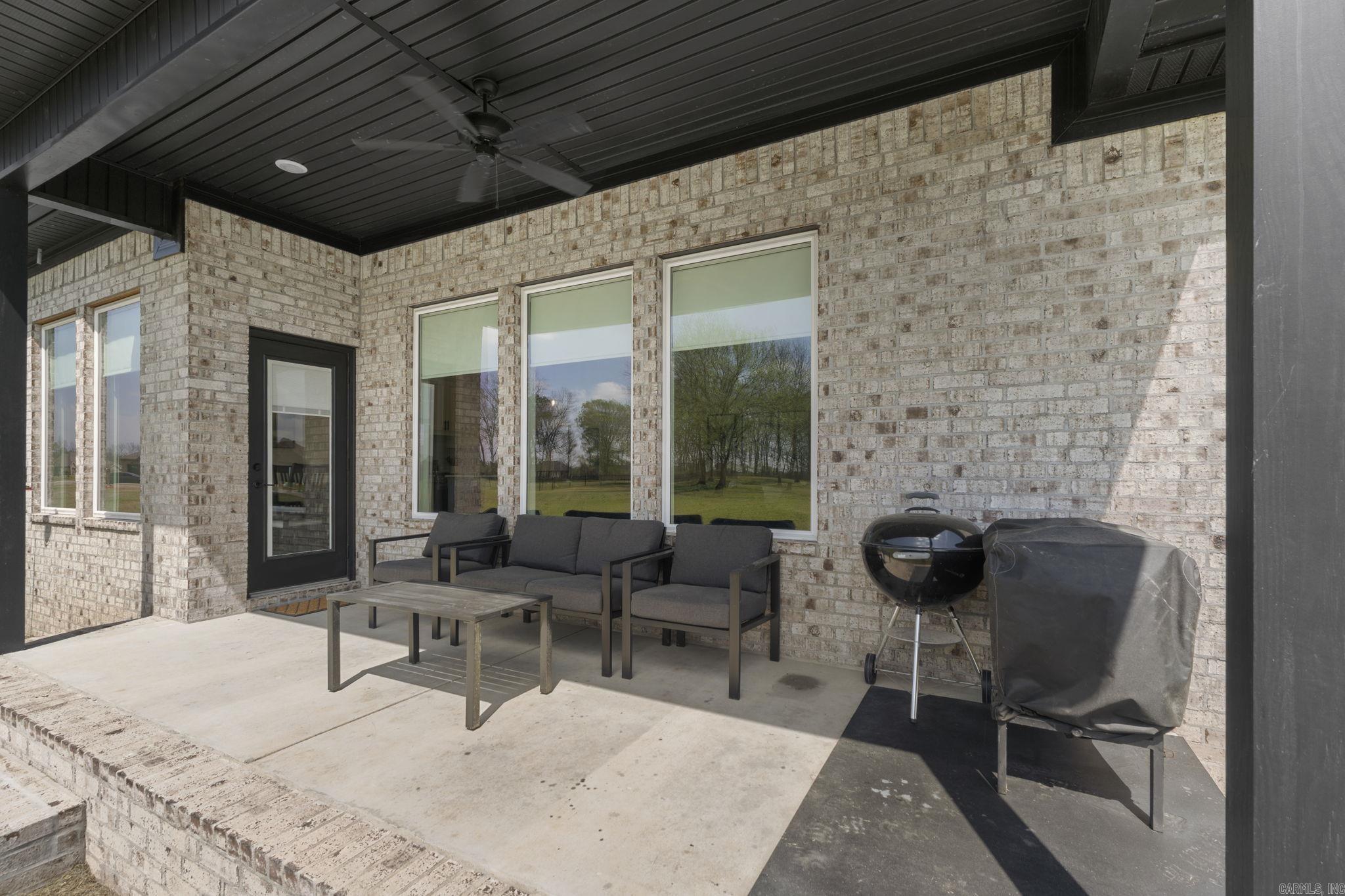 13701 Smarty Jones  Scott, AR