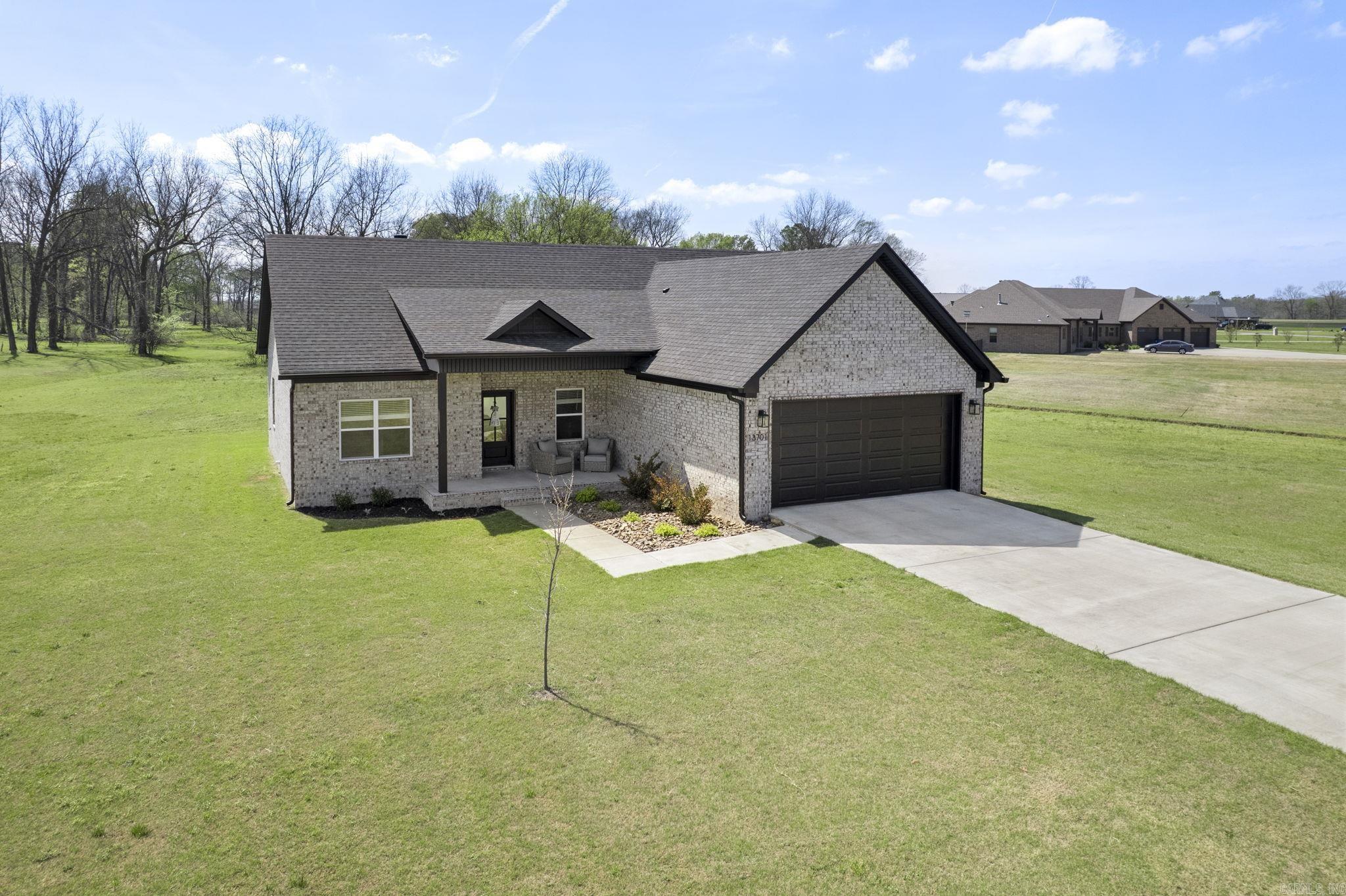 13701 Smarty Jones  Scott, AR