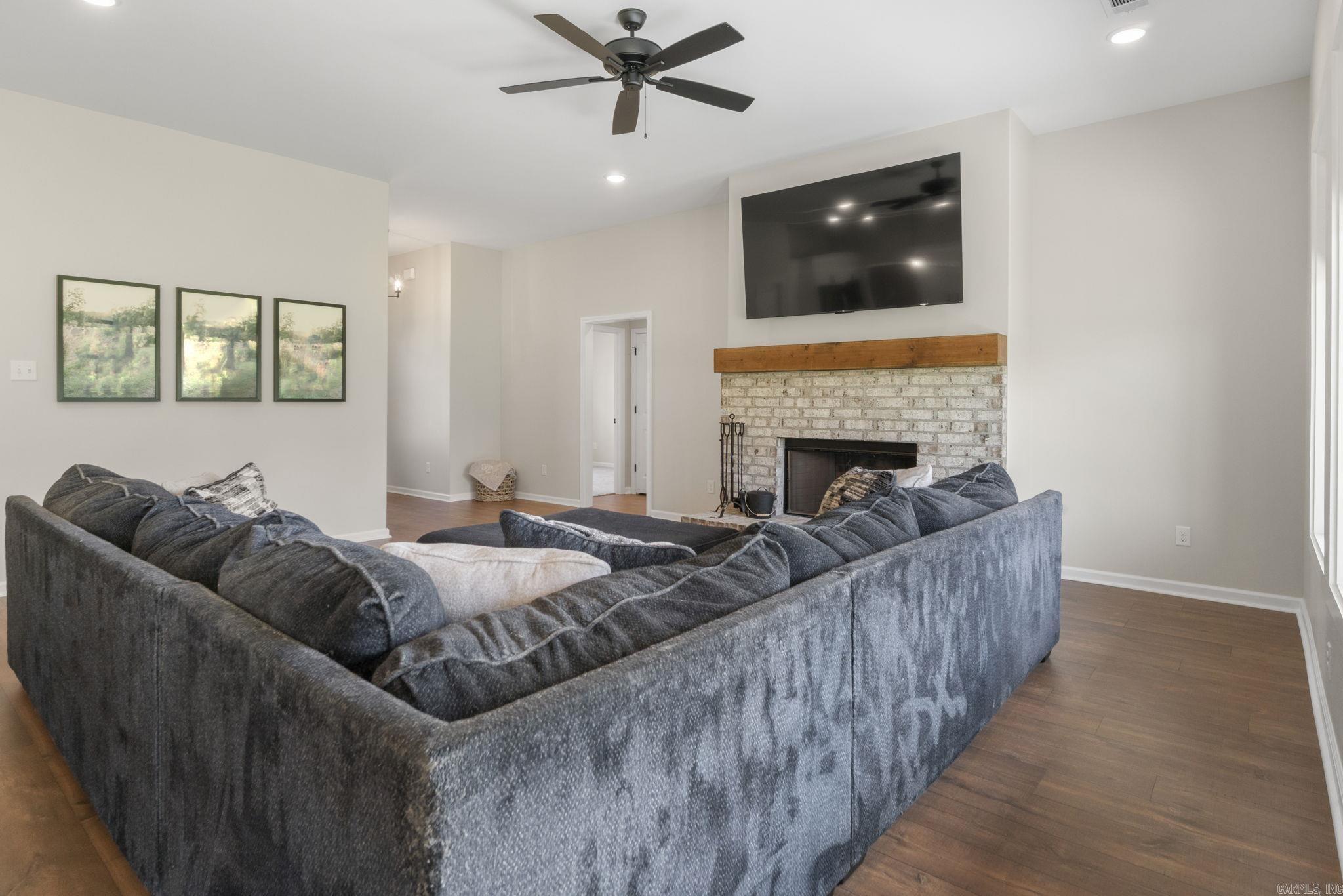 13701 Smarty Jones  Scott, AR