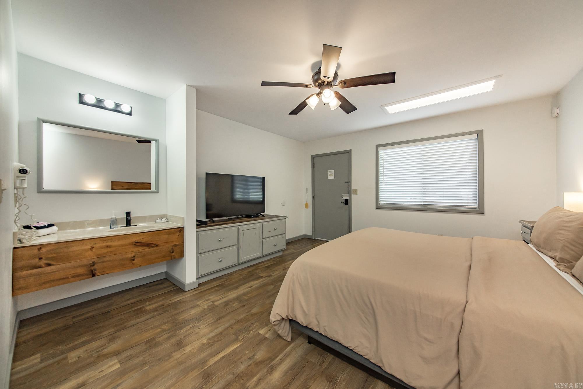 8546 Edgemont Rd.  Greers Ferry, AR