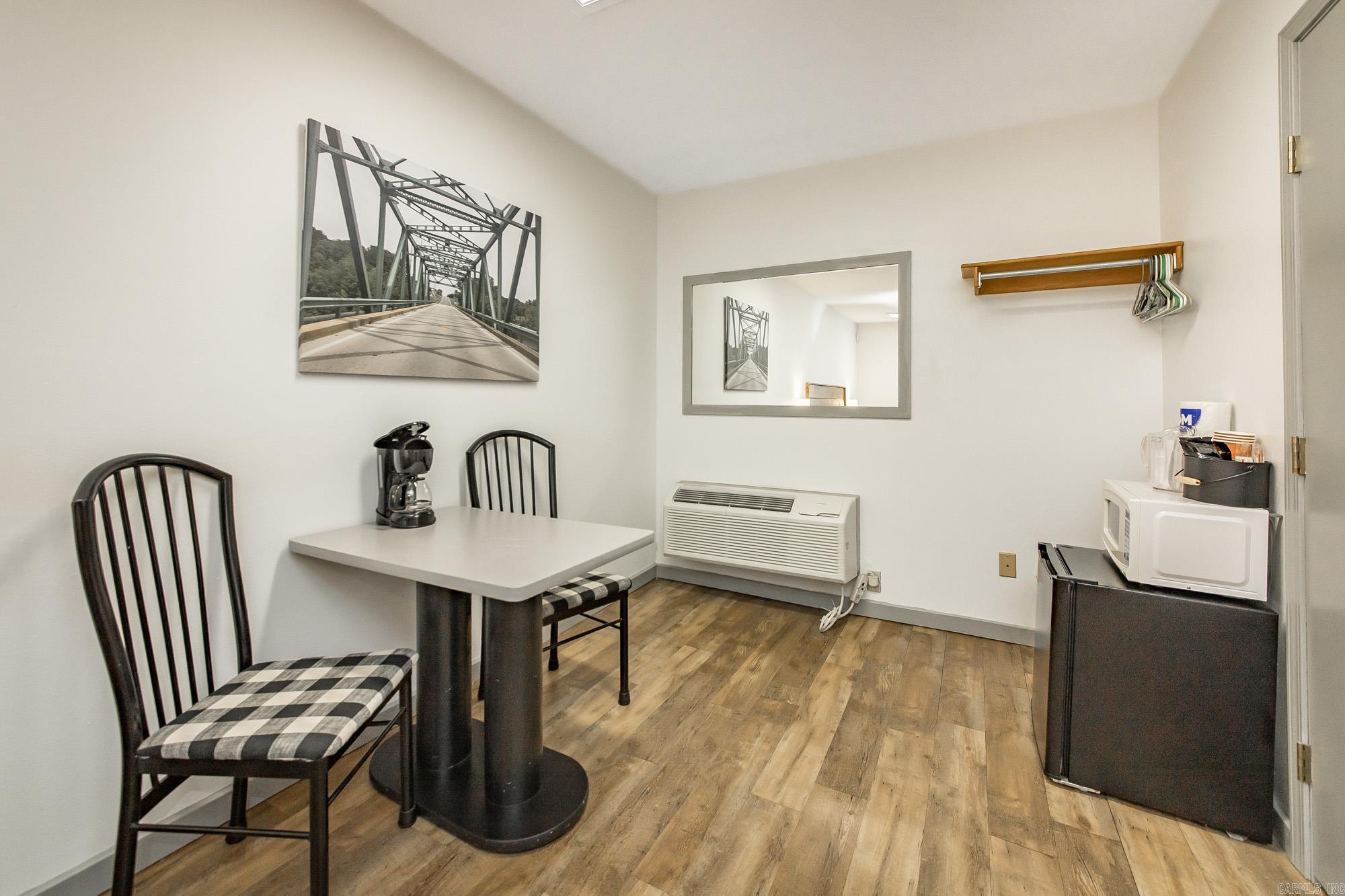 8546 Edgemont Rd.  Greers Ferry, AR