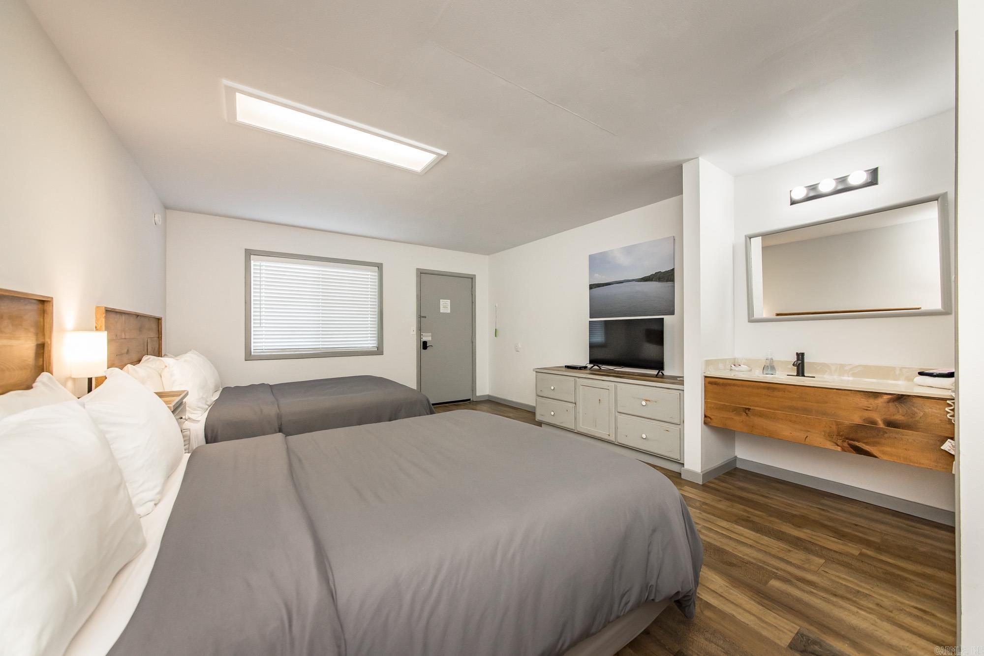 8546 Edgemont Rd.  Greers Ferry, AR