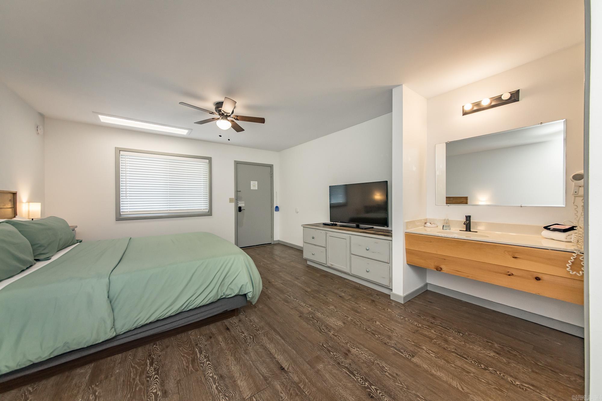 8546 Edgemont Rd.  Greers Ferry, AR