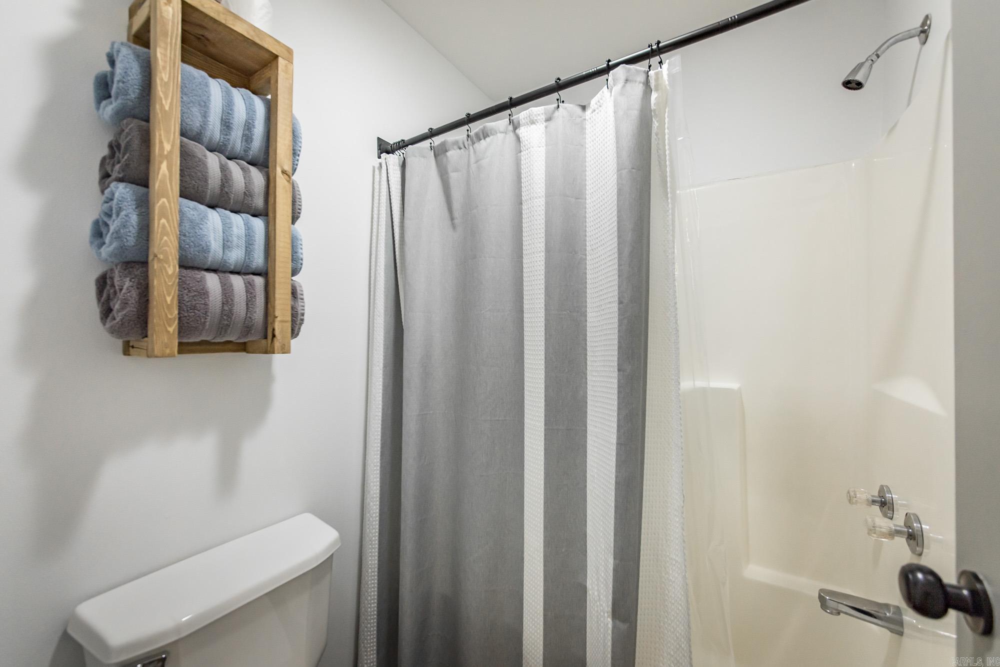 8546 Edgemont Rd.  Greers Ferry, AR