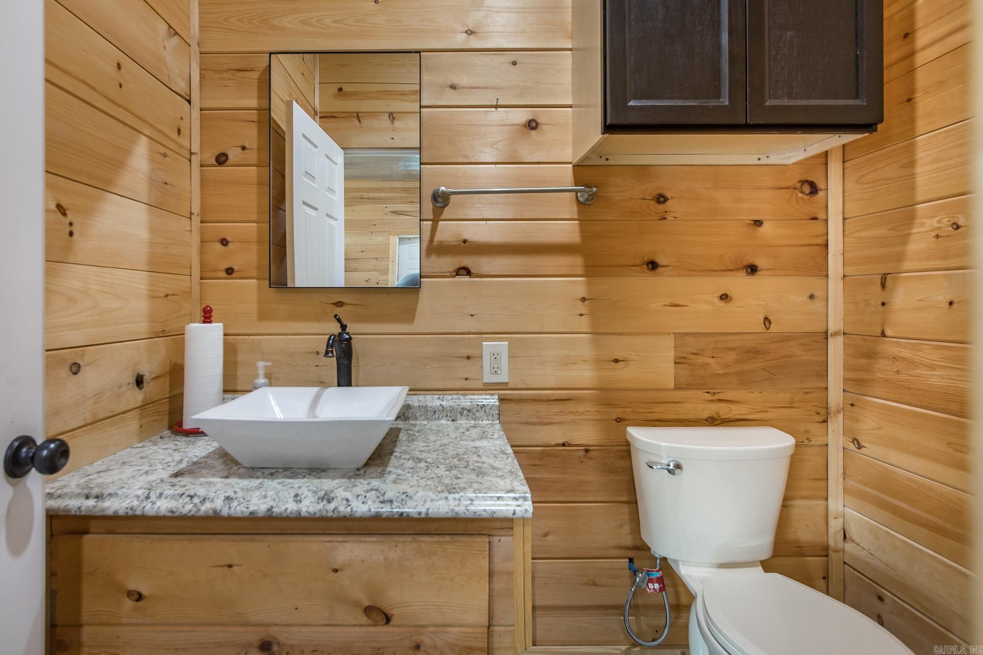 8546 Edgemont Rd.  Greers Ferry, AR