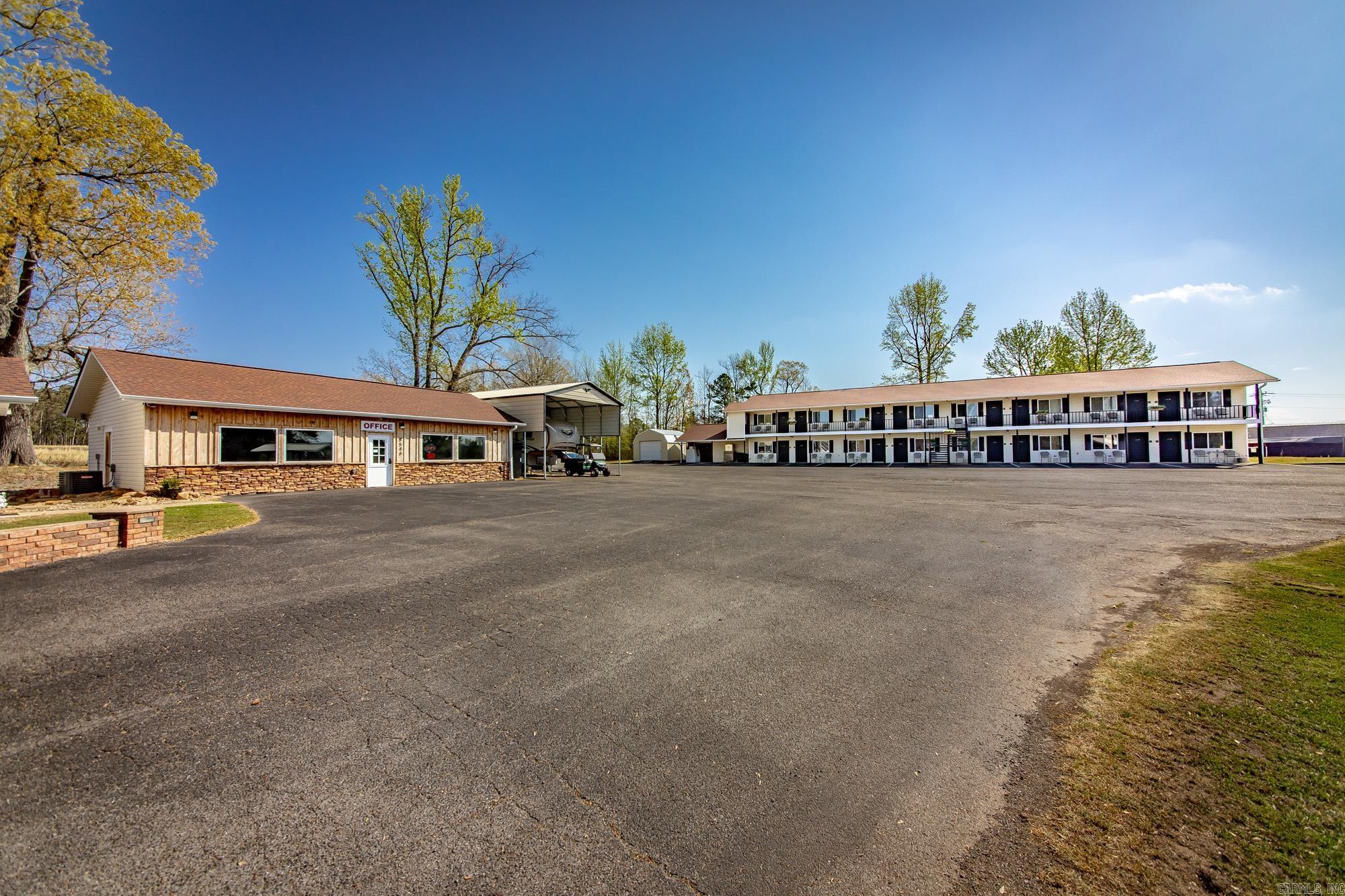 8546 Edgemont Rd.  Greers Ferry, AR