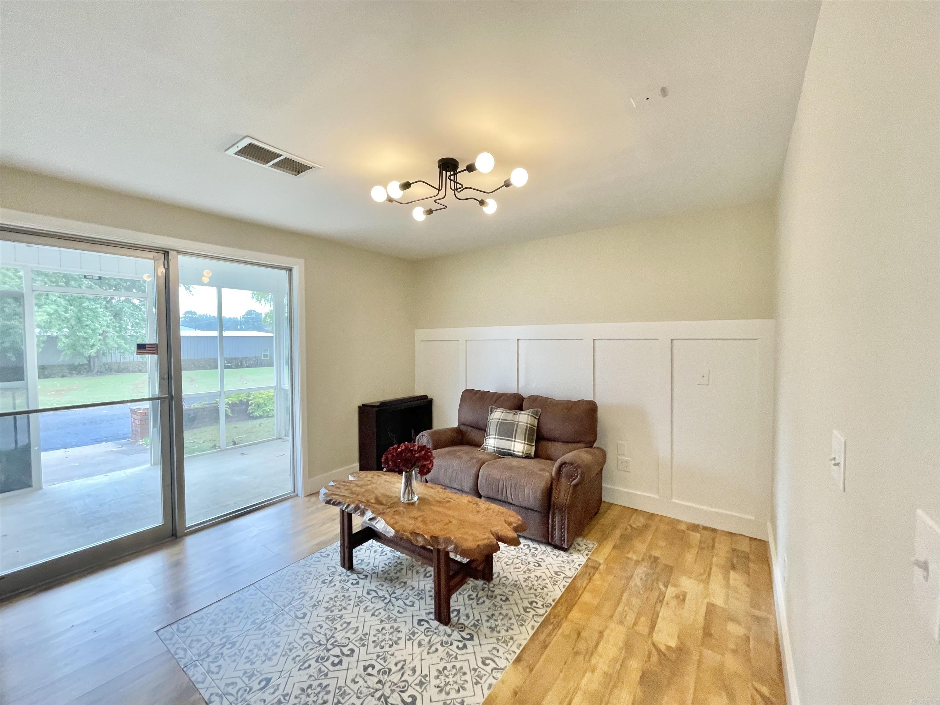 8546 Edgemont Rd.  Greers Ferry, AR