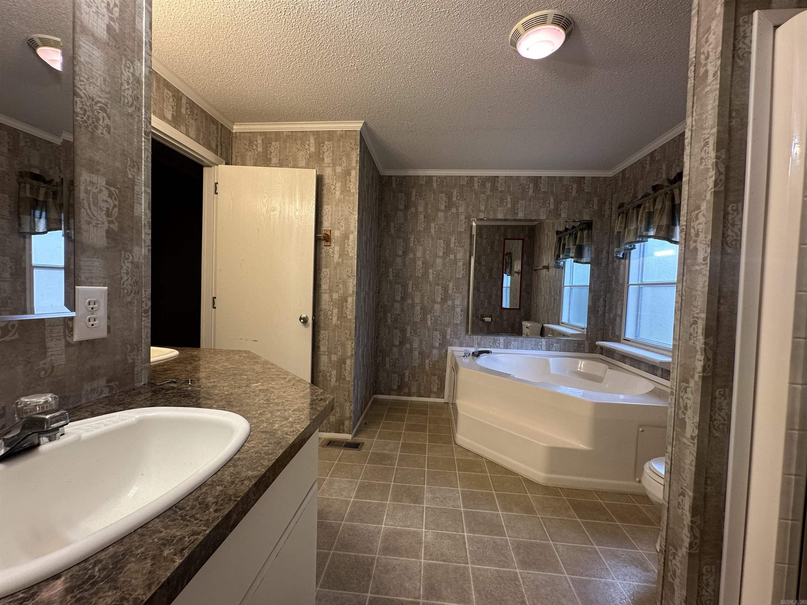 51 cherokee dr  Bryant, AR