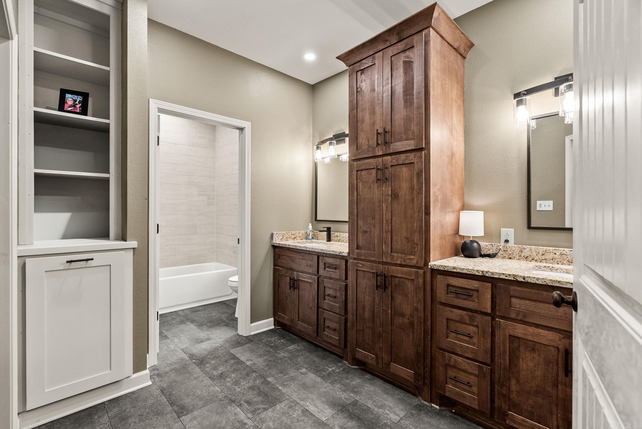 16 Trina  Greenbrier, AR