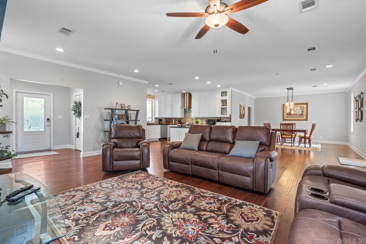 1693 Treasure Isle Road  Hot Springs, AR