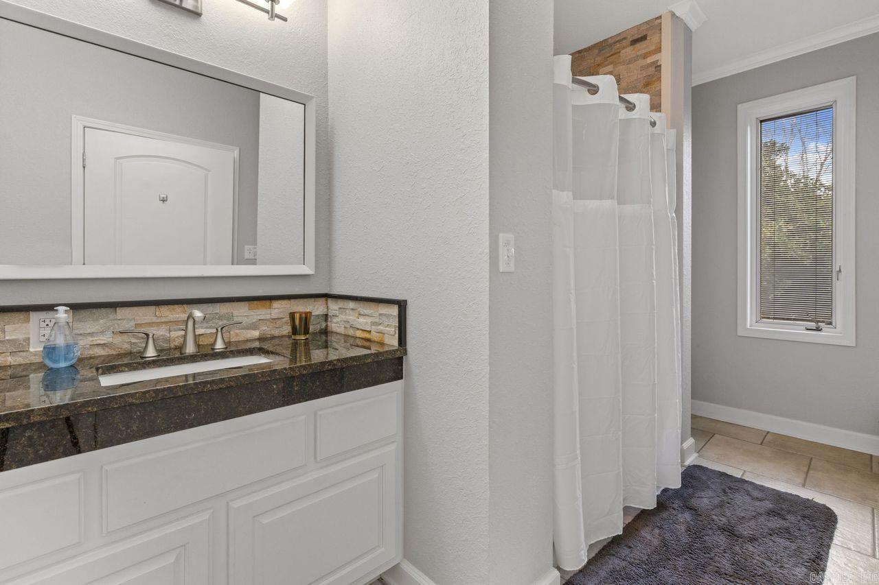 1693 Treasure Isle Road  Hot Springs, AR