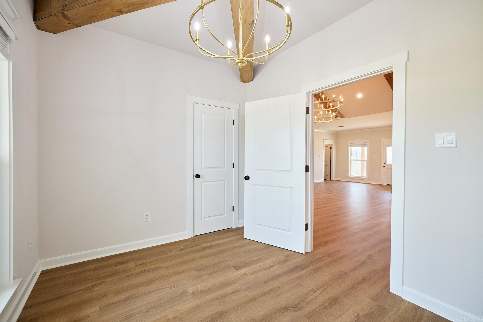 10557 W Miller Sardis Road  Bauxite, AR