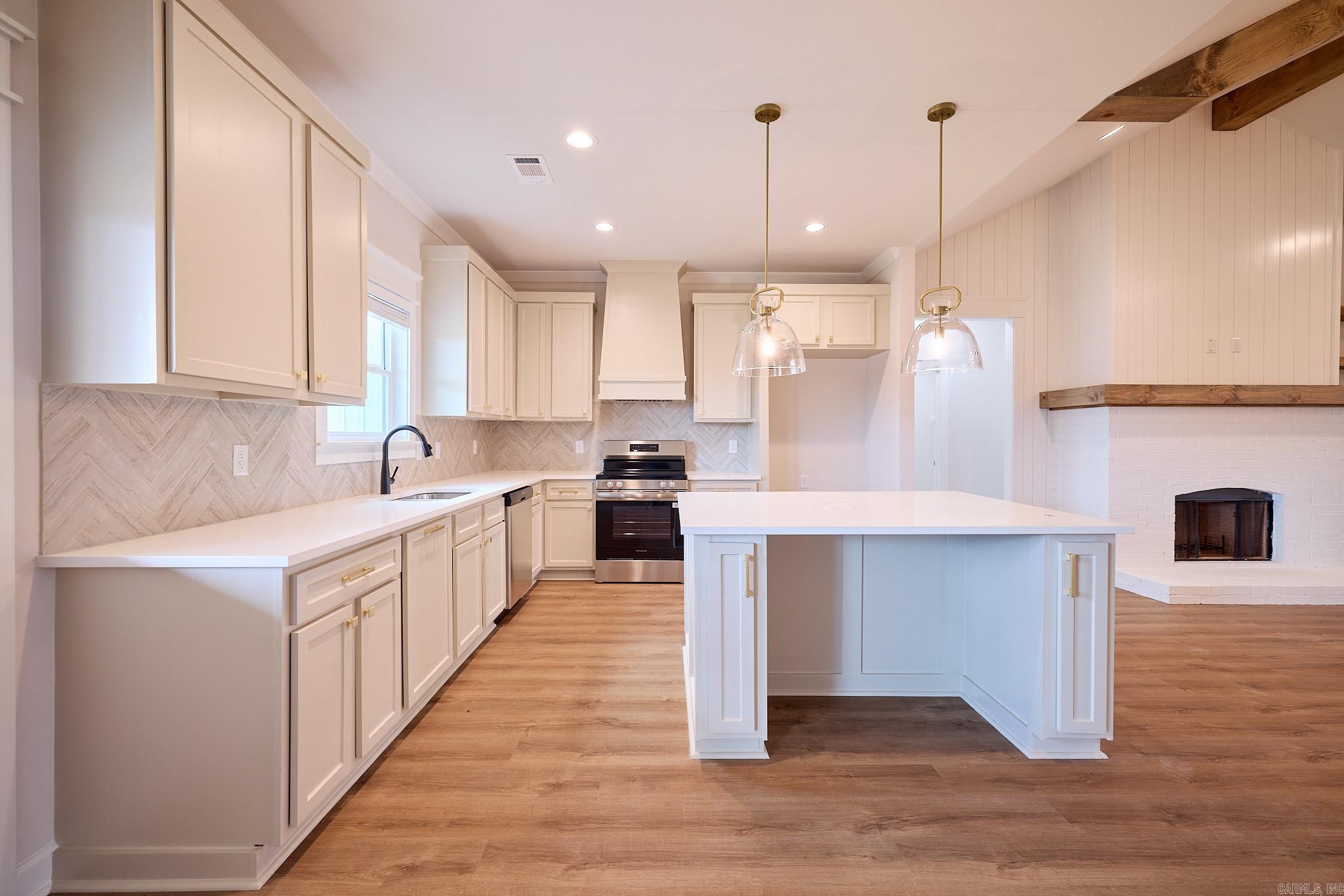 10557 W Miller Sardis Road  Bauxite, AR