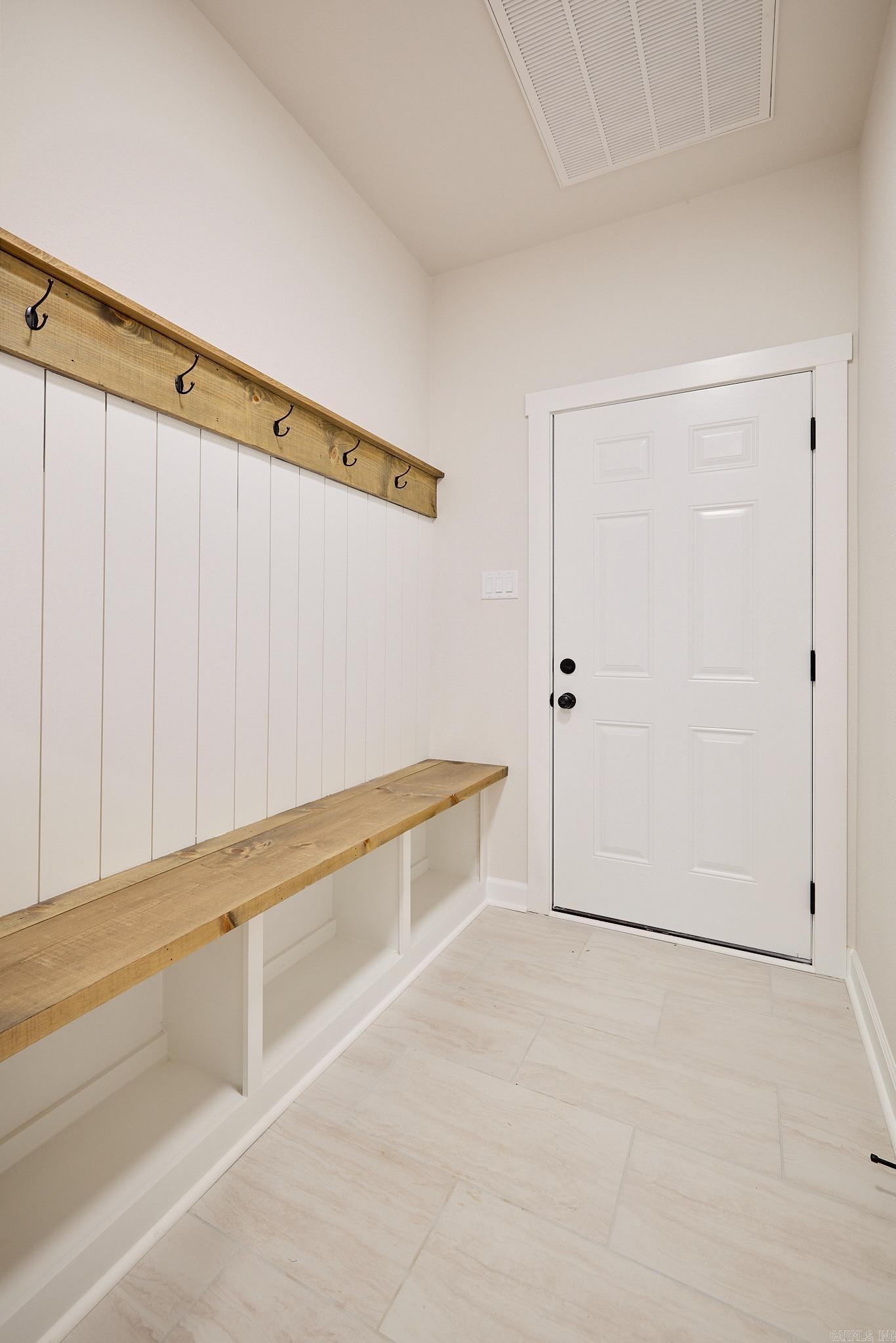 10557 W Miller Sardis Road  Bauxite, AR