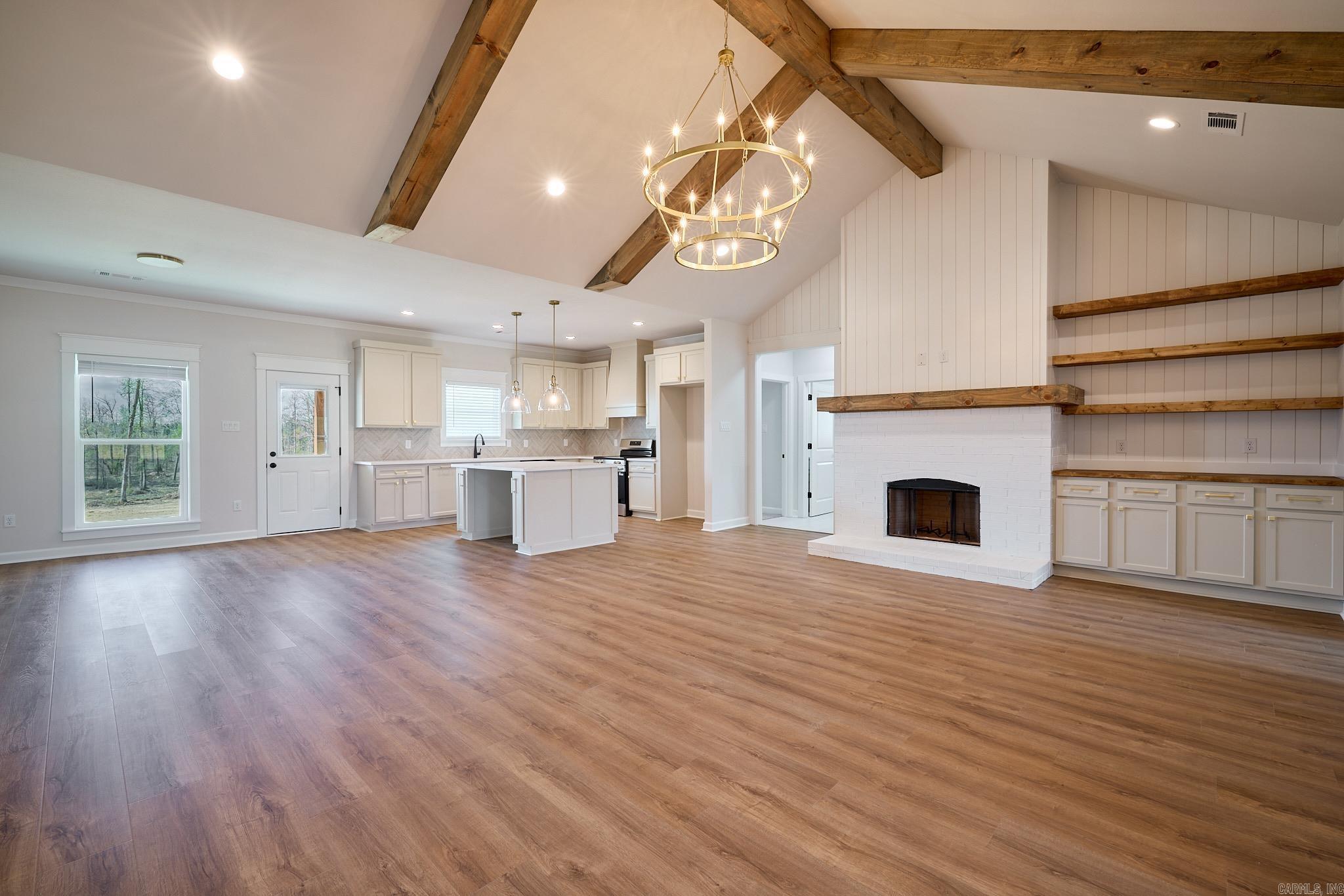 10557 W Miller Sardis Road  Bauxite, AR