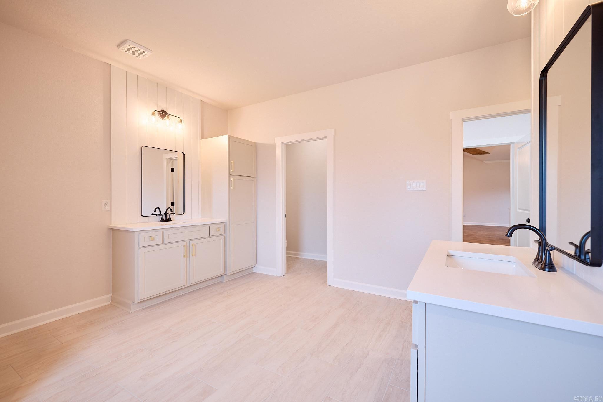 10557 W Miller Sardis Road  Bauxite, AR