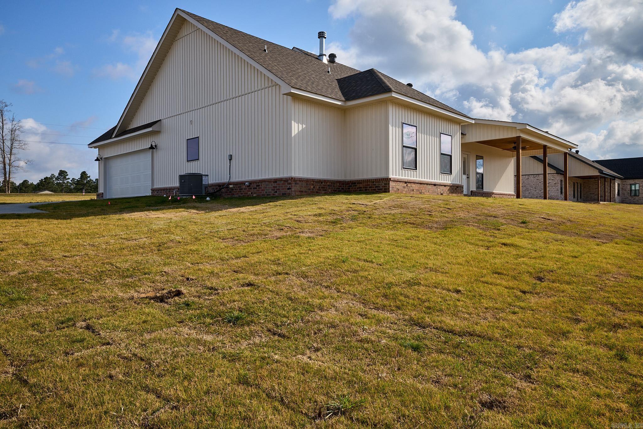 10557 W Miller Sardis Road  Bauxite, AR