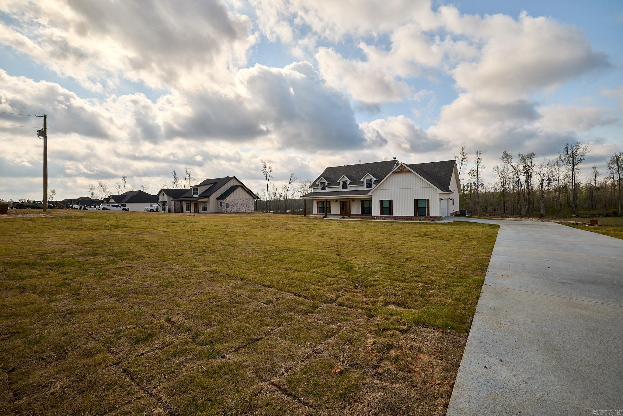 10557 W Miller Sardis Road  Bauxite, AR