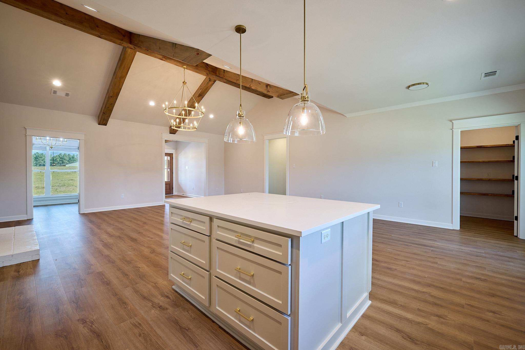 10557 W Miller Sardis Road  Bauxite, AR