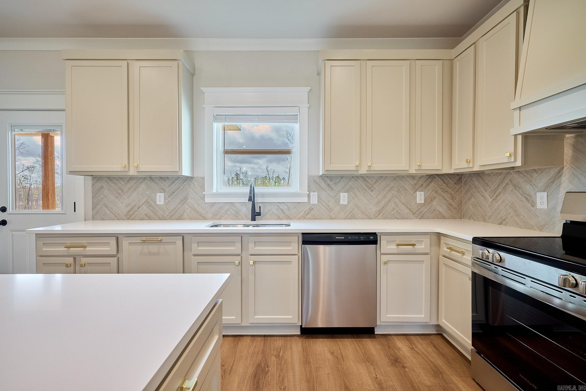 10557 W Miller Sardis Road  Bauxite, AR