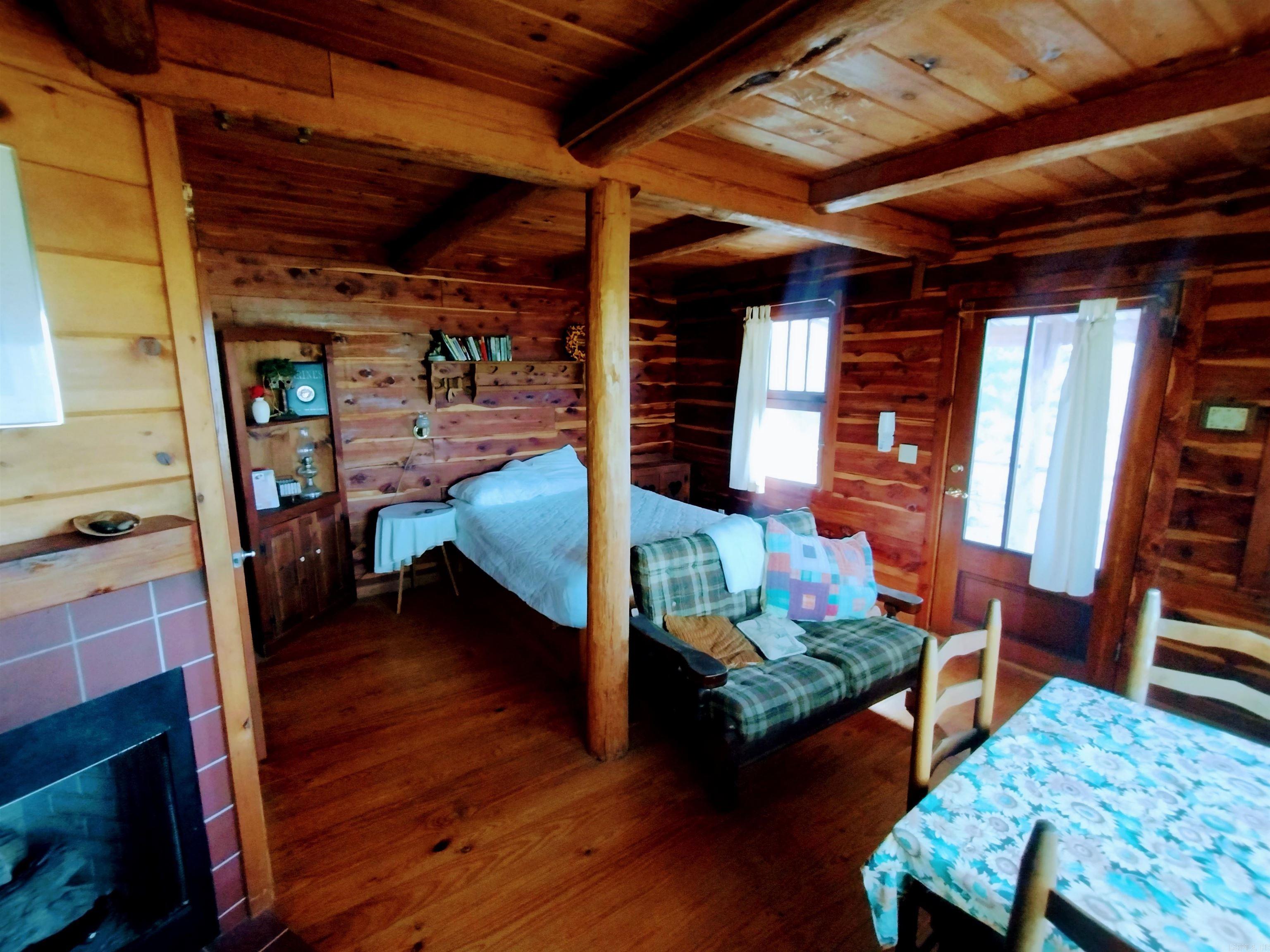 1444 Forest Home LN  Mountain View, AR