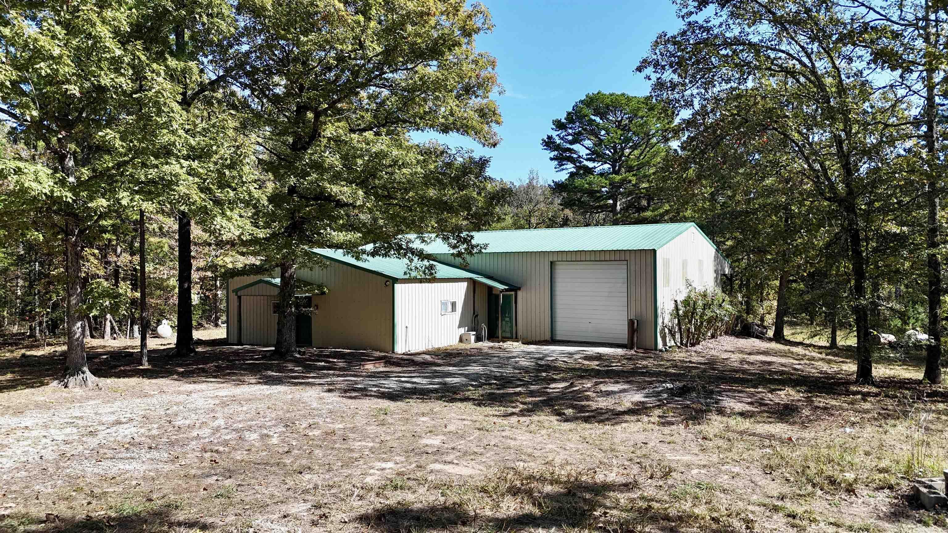 1444 Forest Home LN  Mountain View, AR