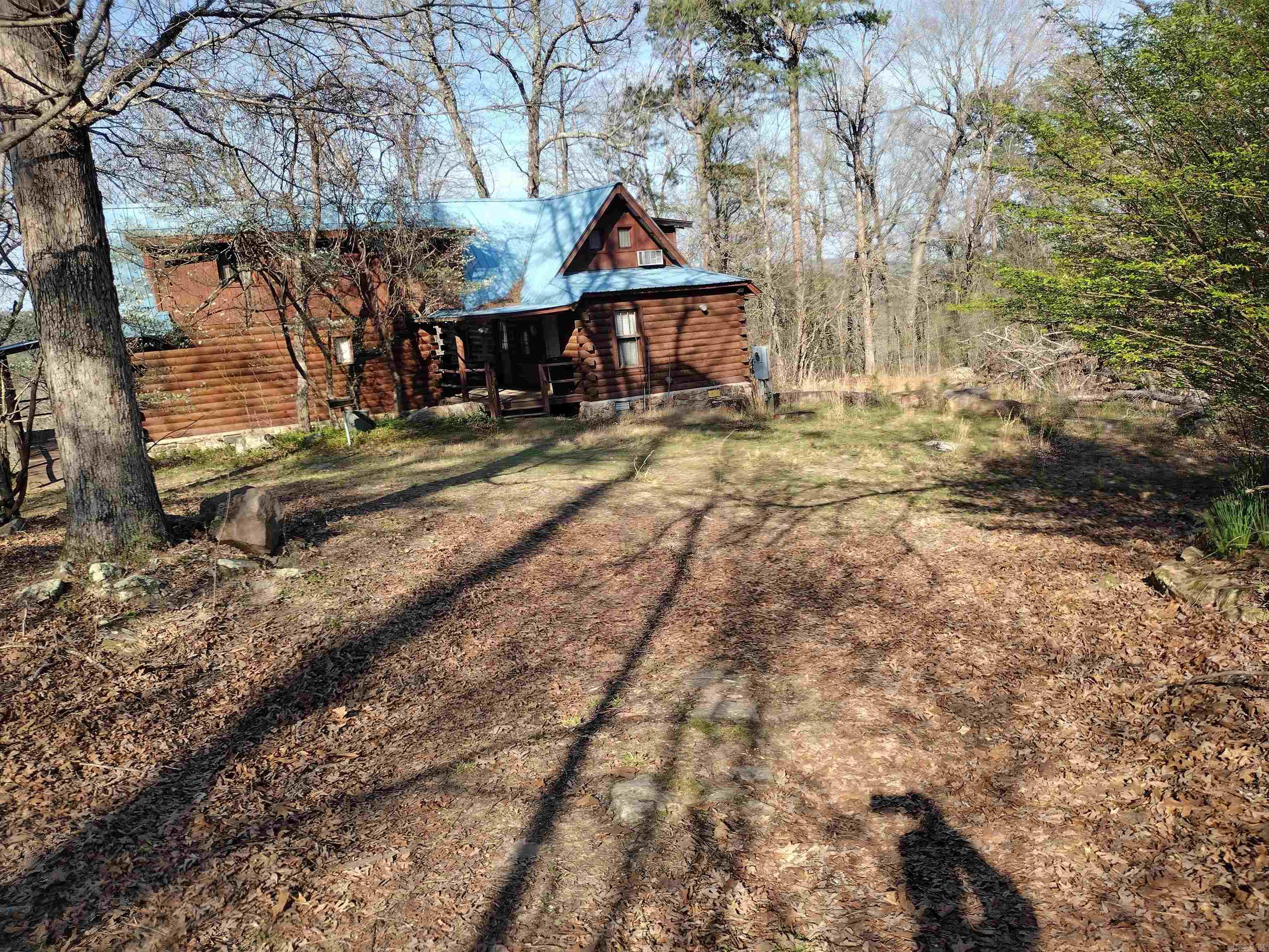 1444 Forest Home LN  Mountain View, AR