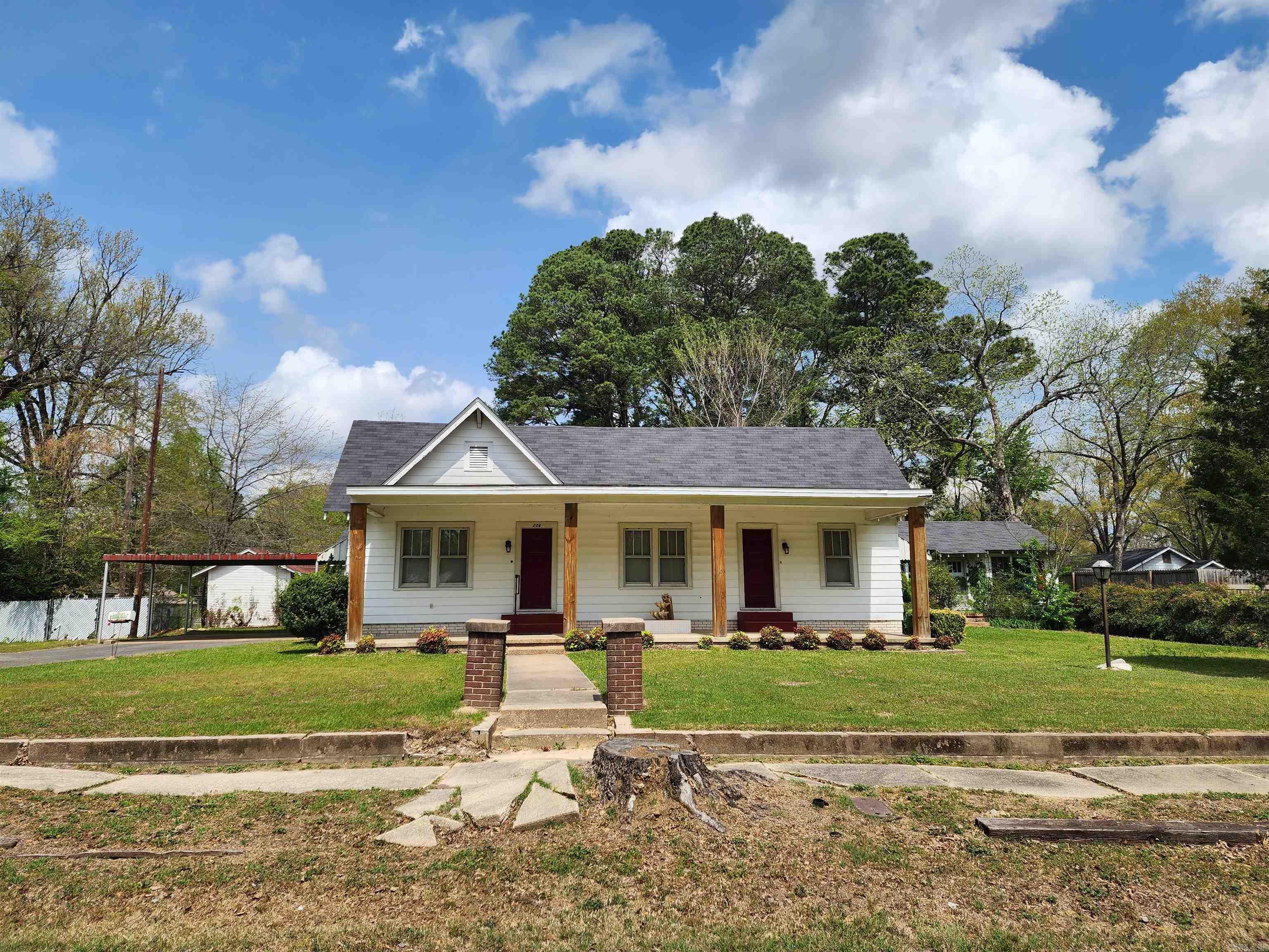 206 W High St  Sheridan, AR