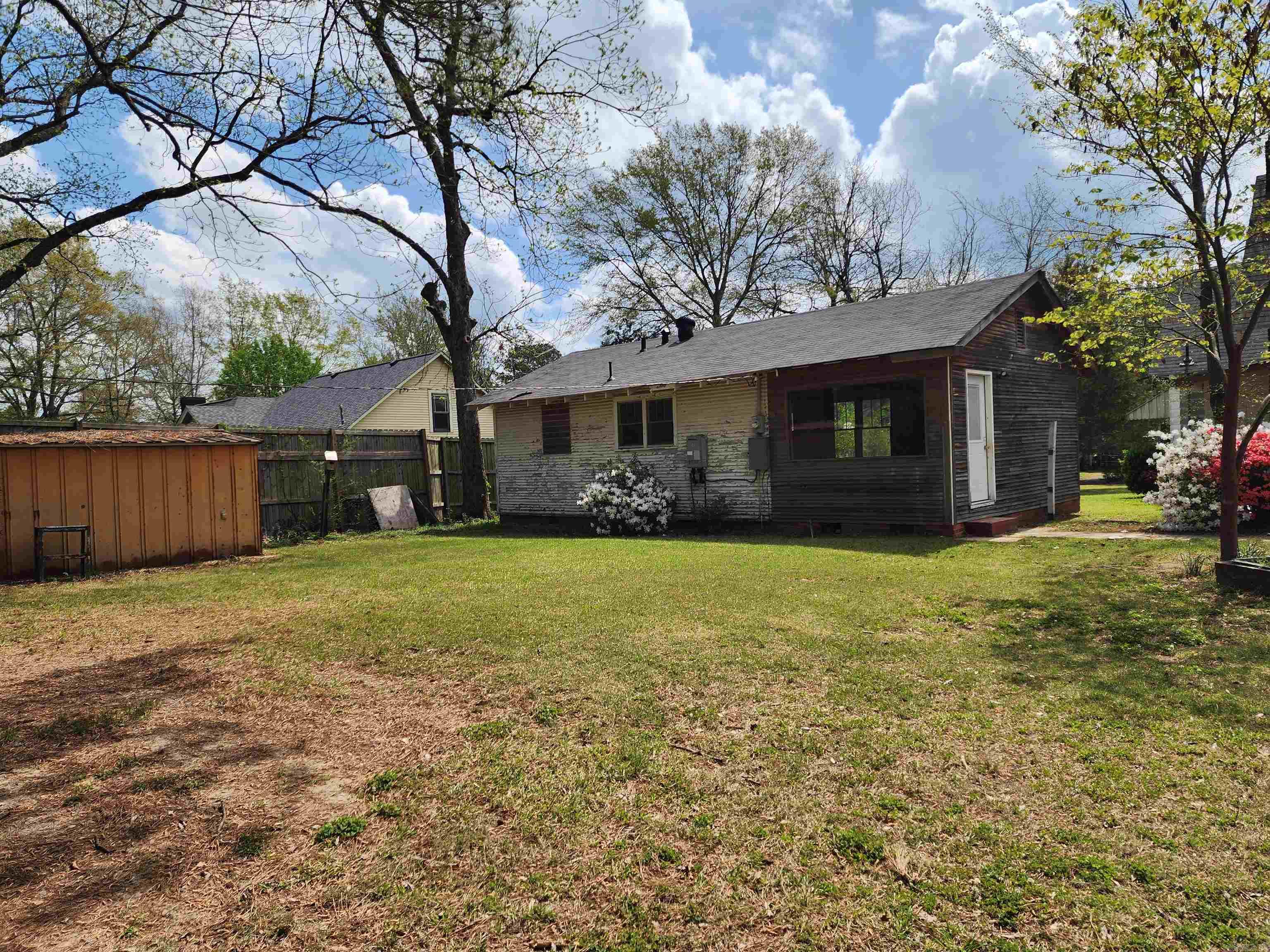 206 W High St  Sheridan, AR