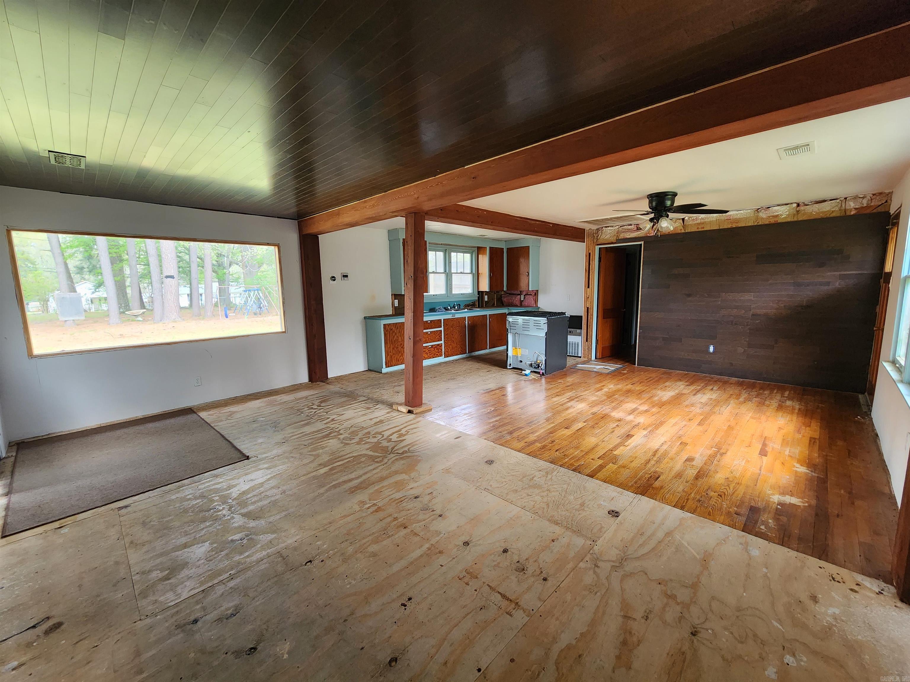 206 W High St  Sheridan, AR