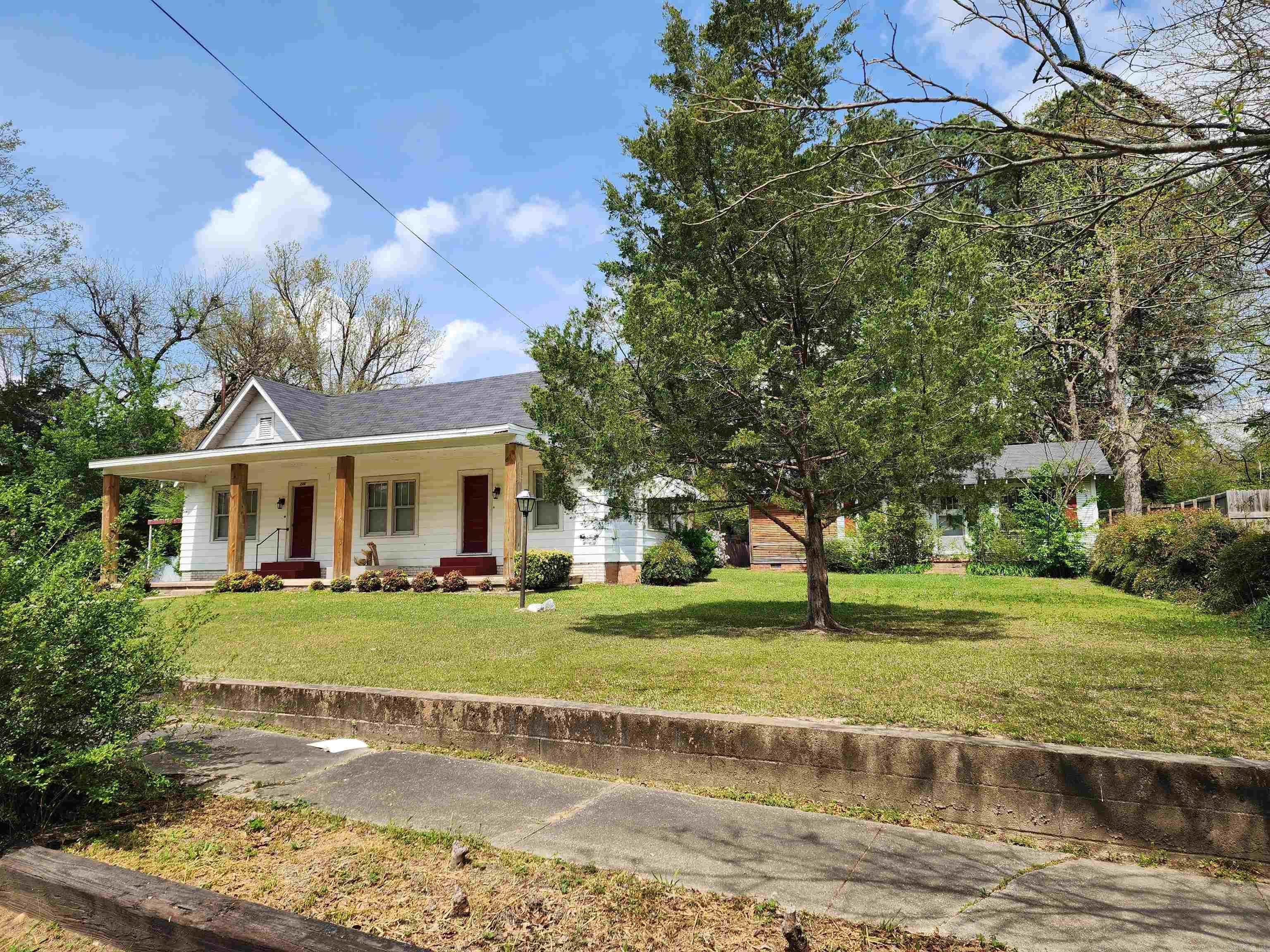 206 W High St  Sheridan, AR