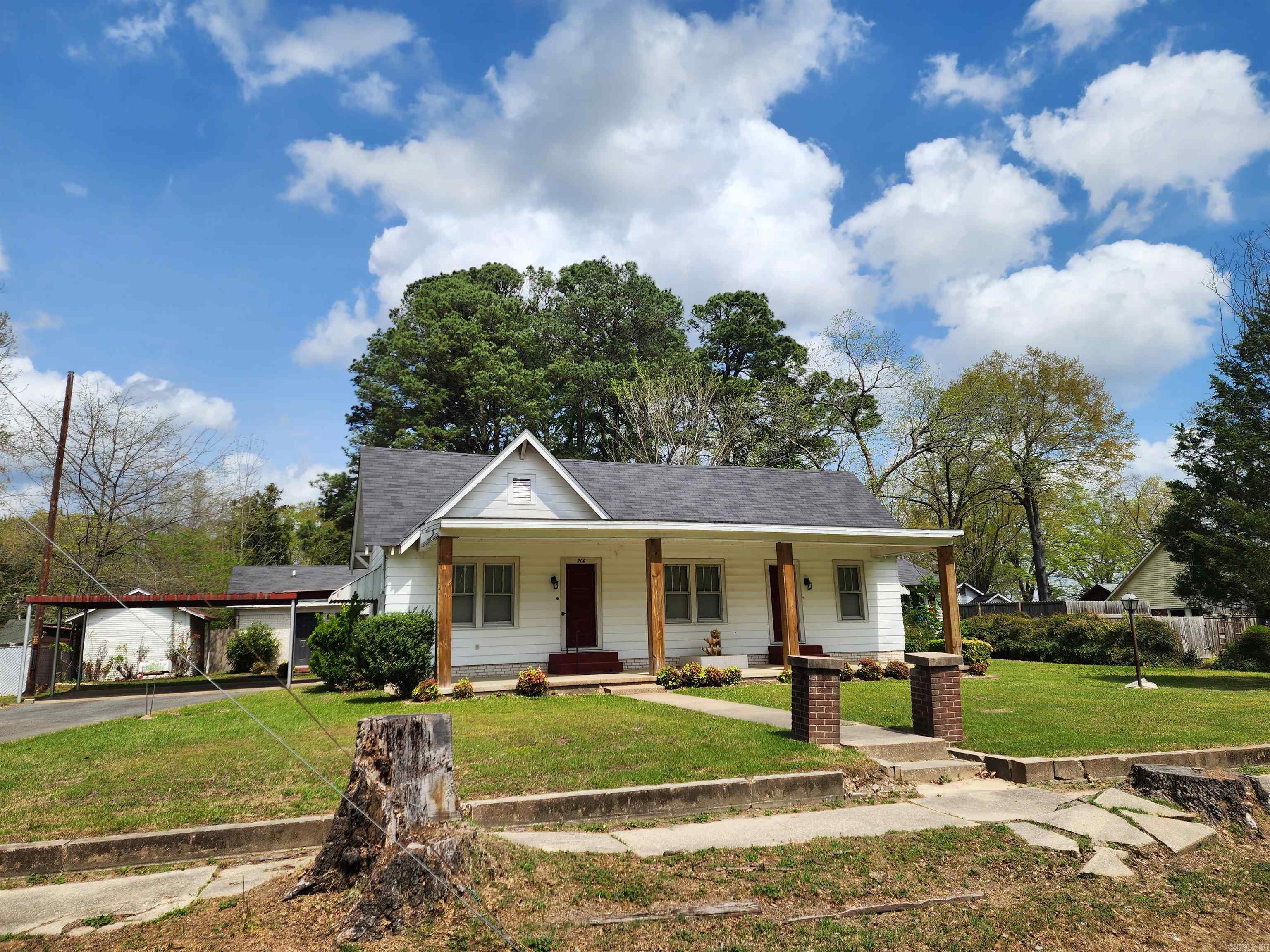 206 W High St  Sheridan, AR