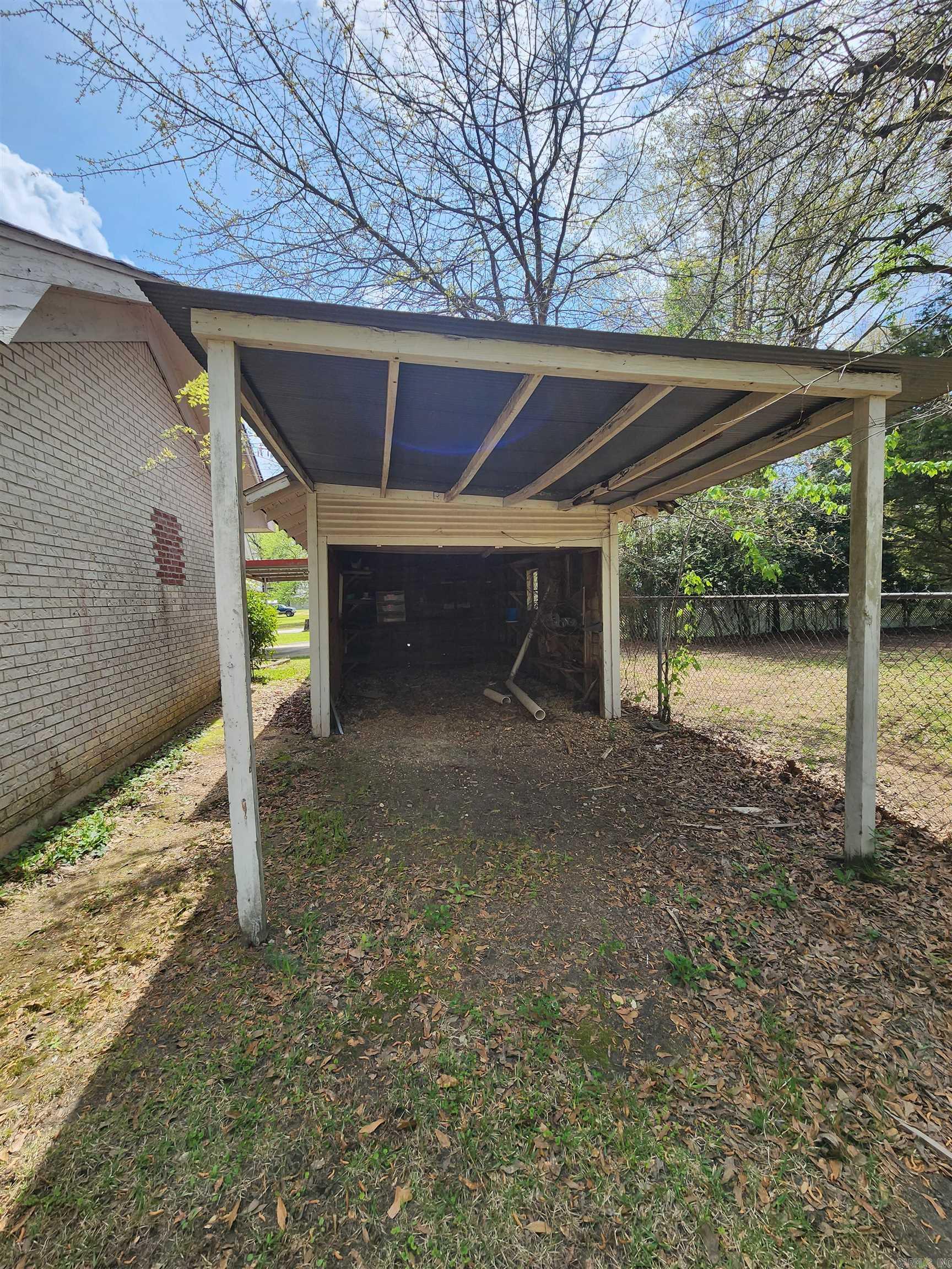 206 W High St  Sheridan, AR