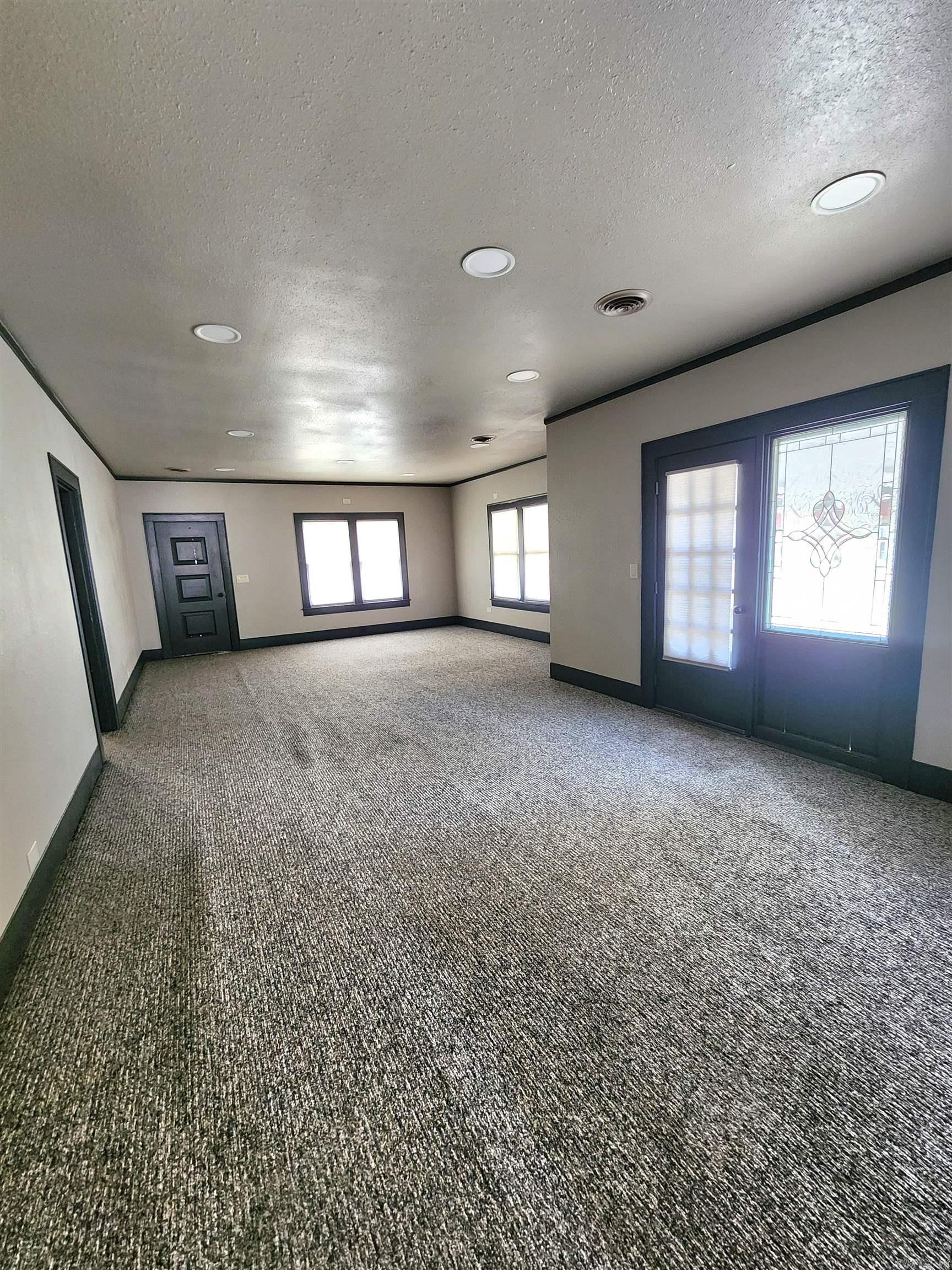 206 W High St  Sheridan, AR