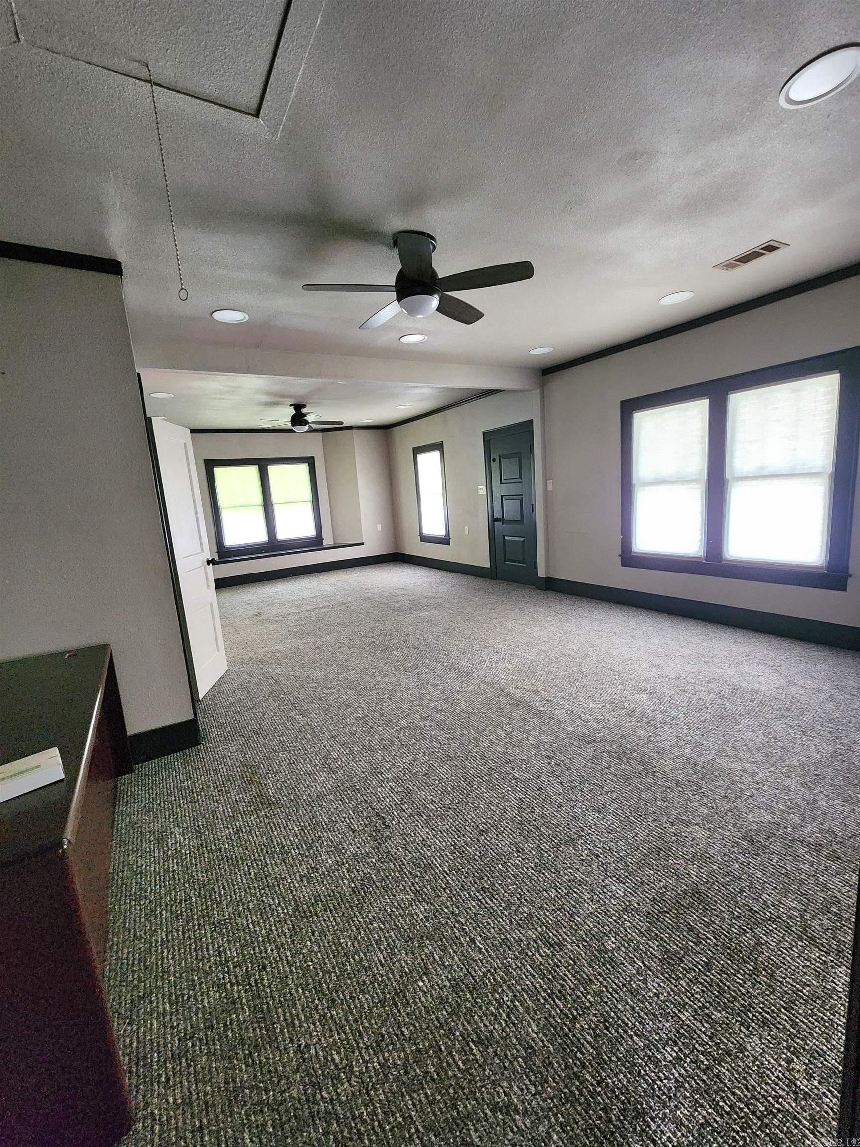 206 W High St  Sheridan, AR