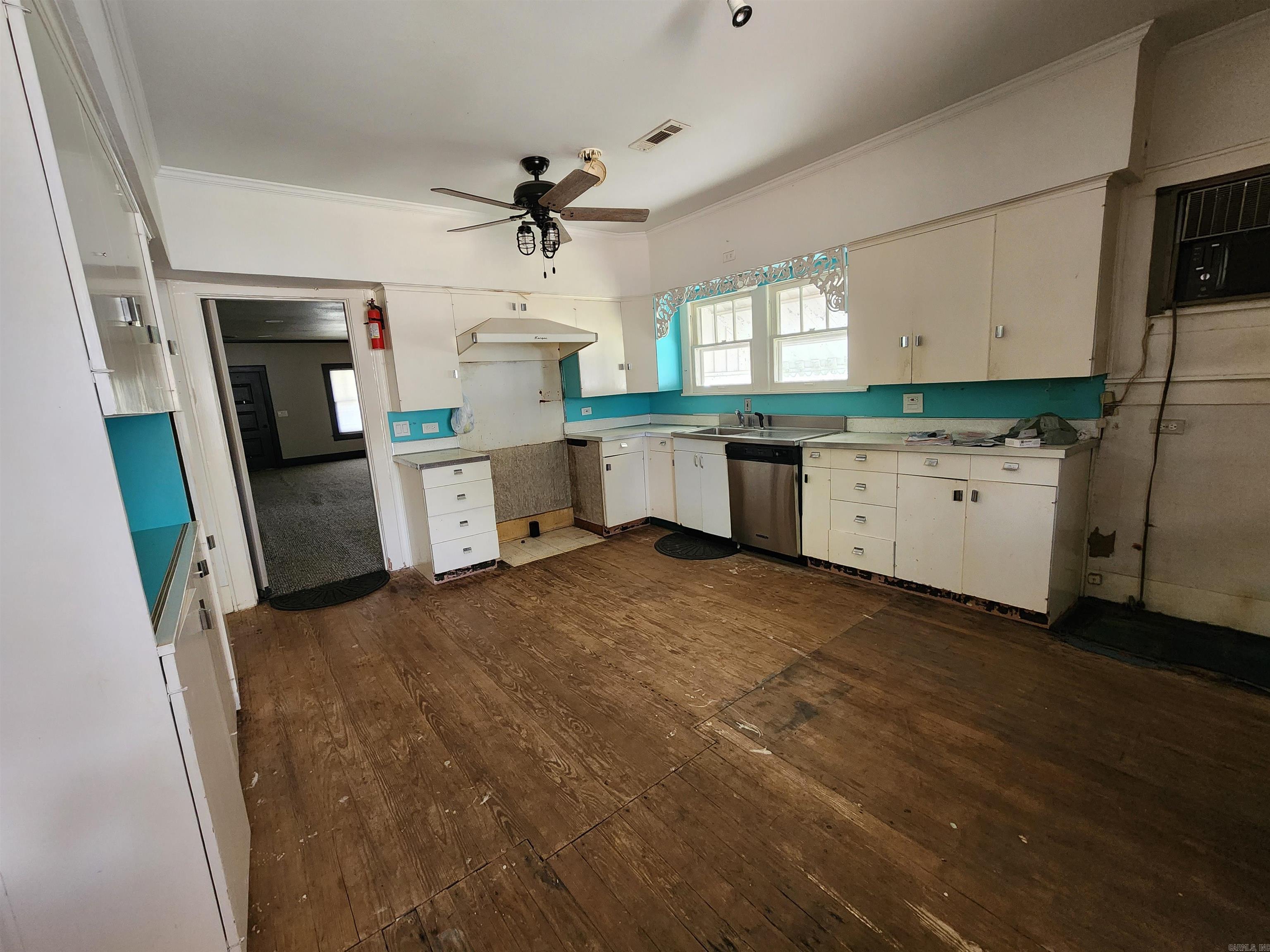 206 W High St  Sheridan, AR