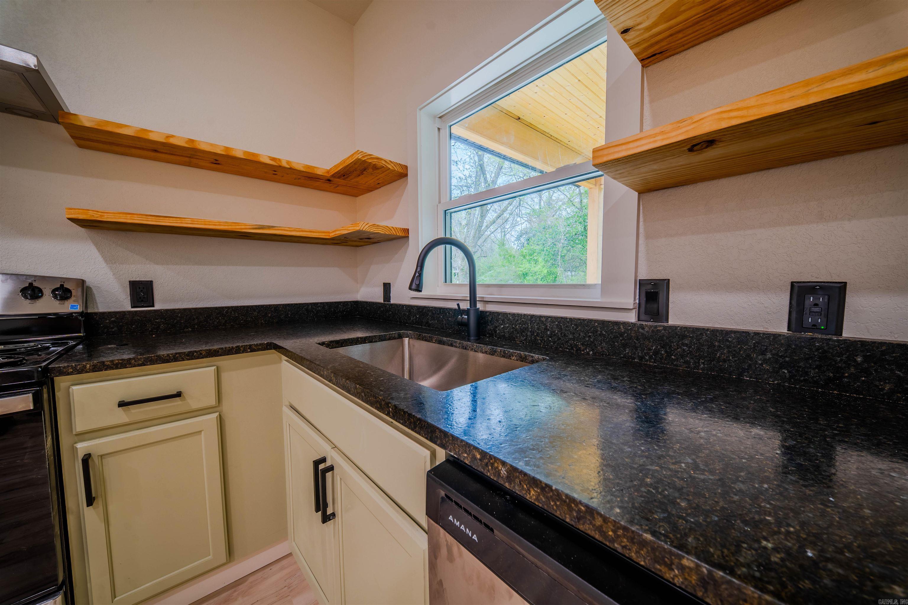 475 Hawkins  Camden, AR