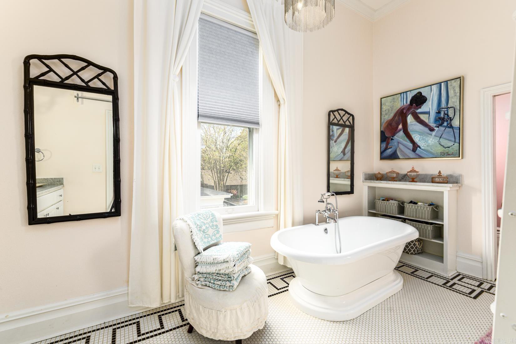 1704 Center  Little Rock, AR