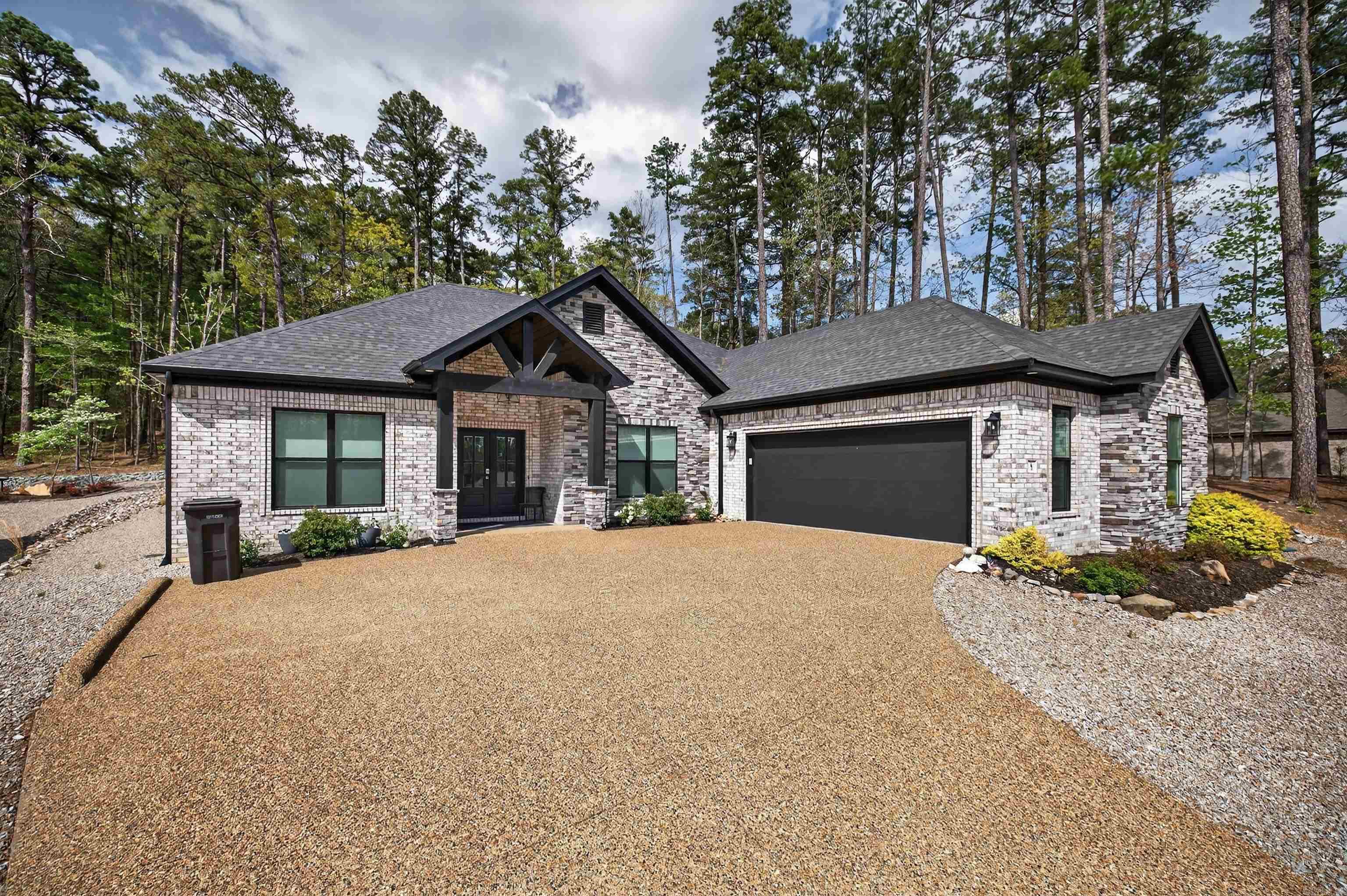 8 Siega  Hot Springs Village, AR